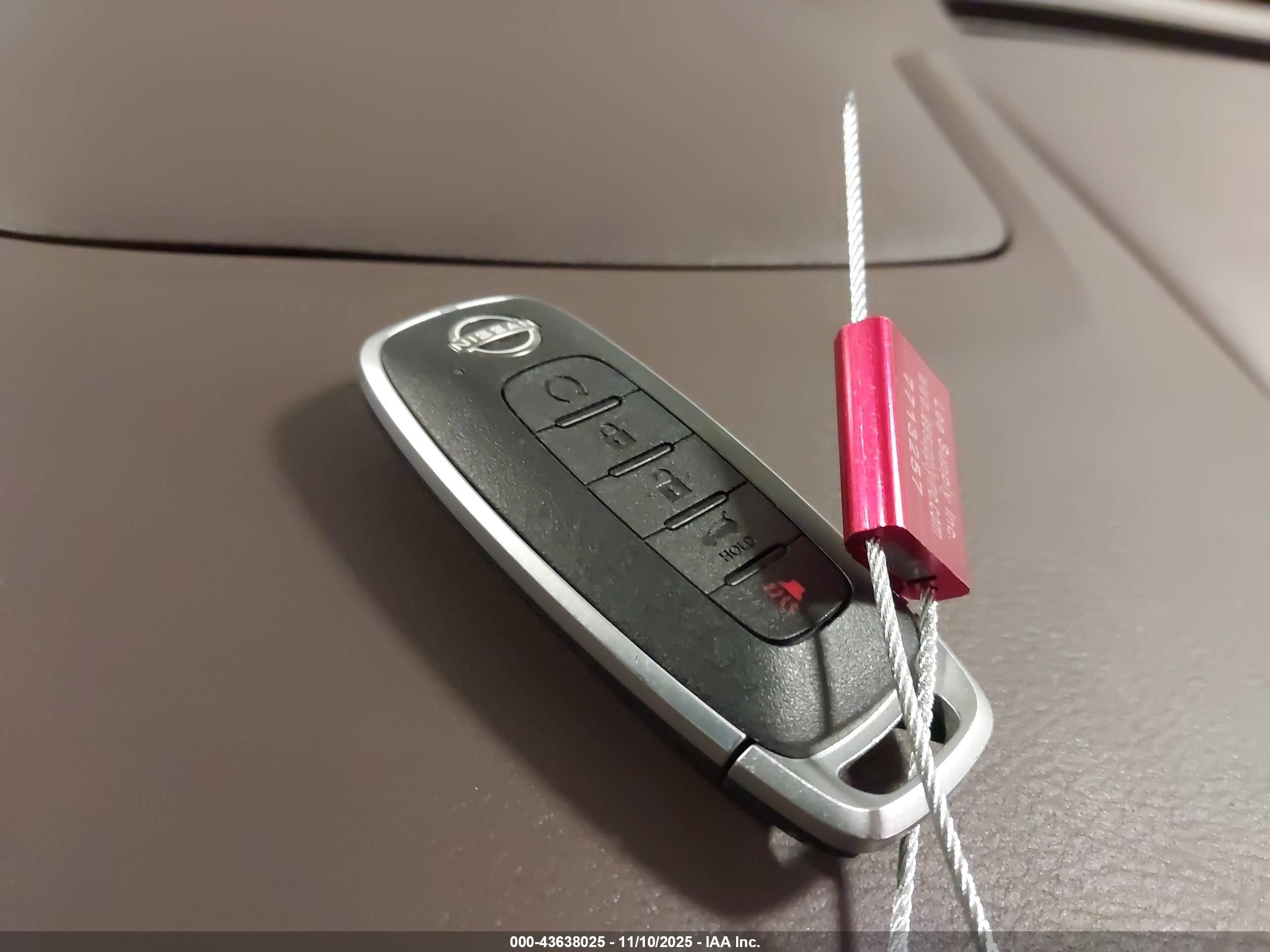 NISSAN ROGUE image 11