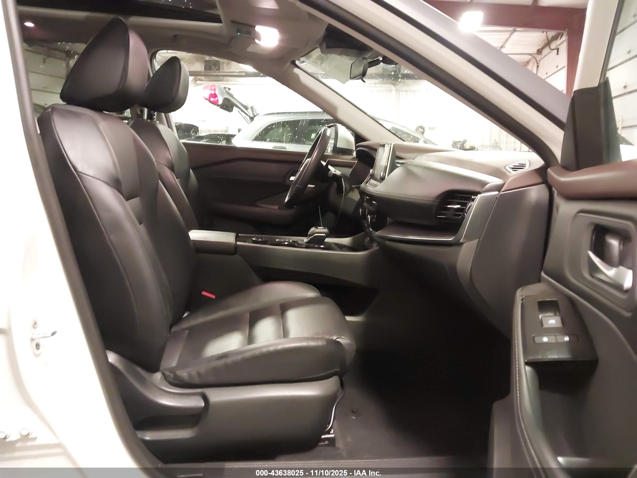 NISSAN ROGUE image 5