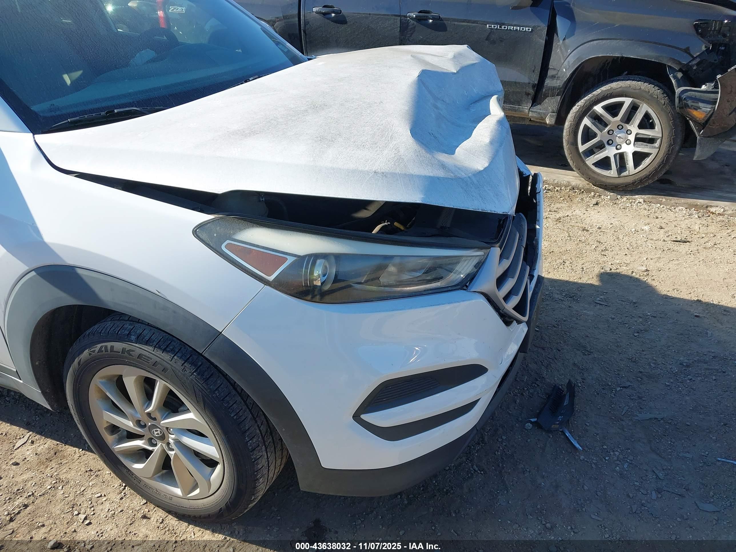 HYUNDAI TUCSON image 6