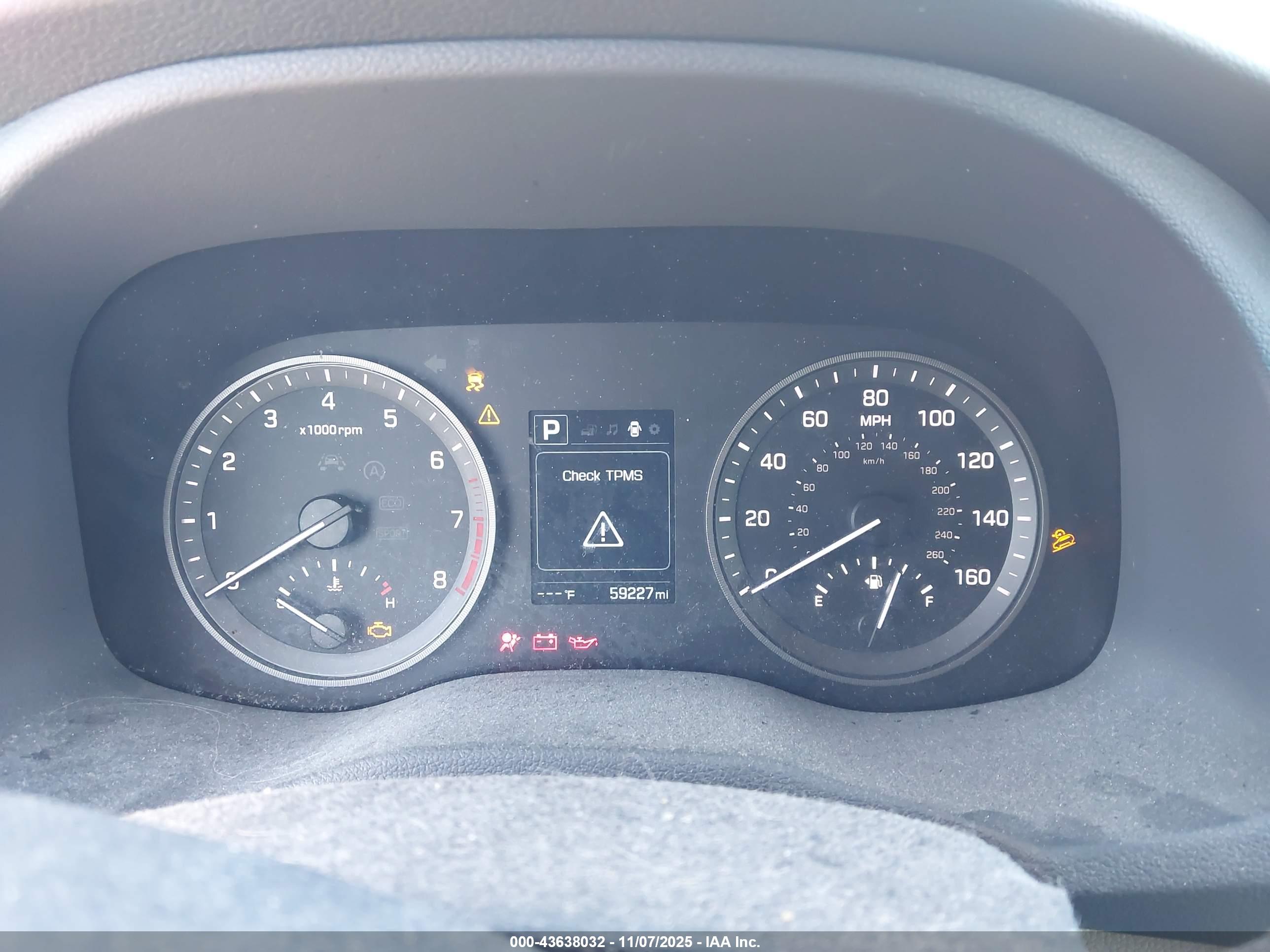 HYUNDAI TUCSON image 7