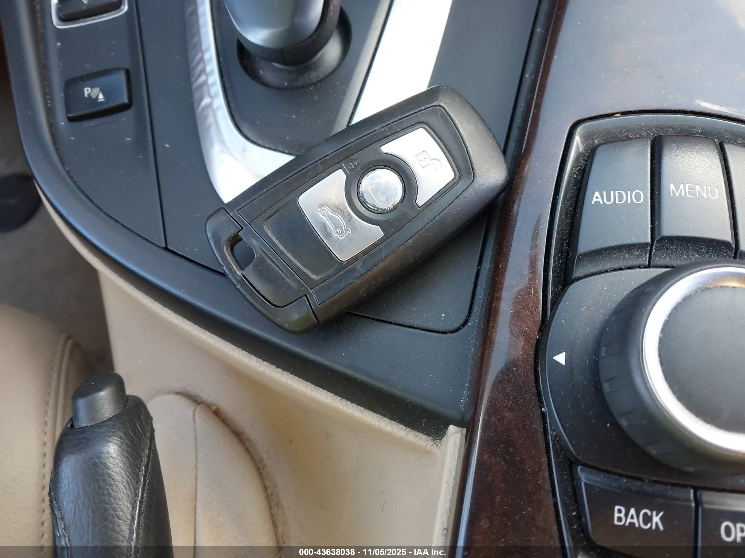 BMW 328I image 11