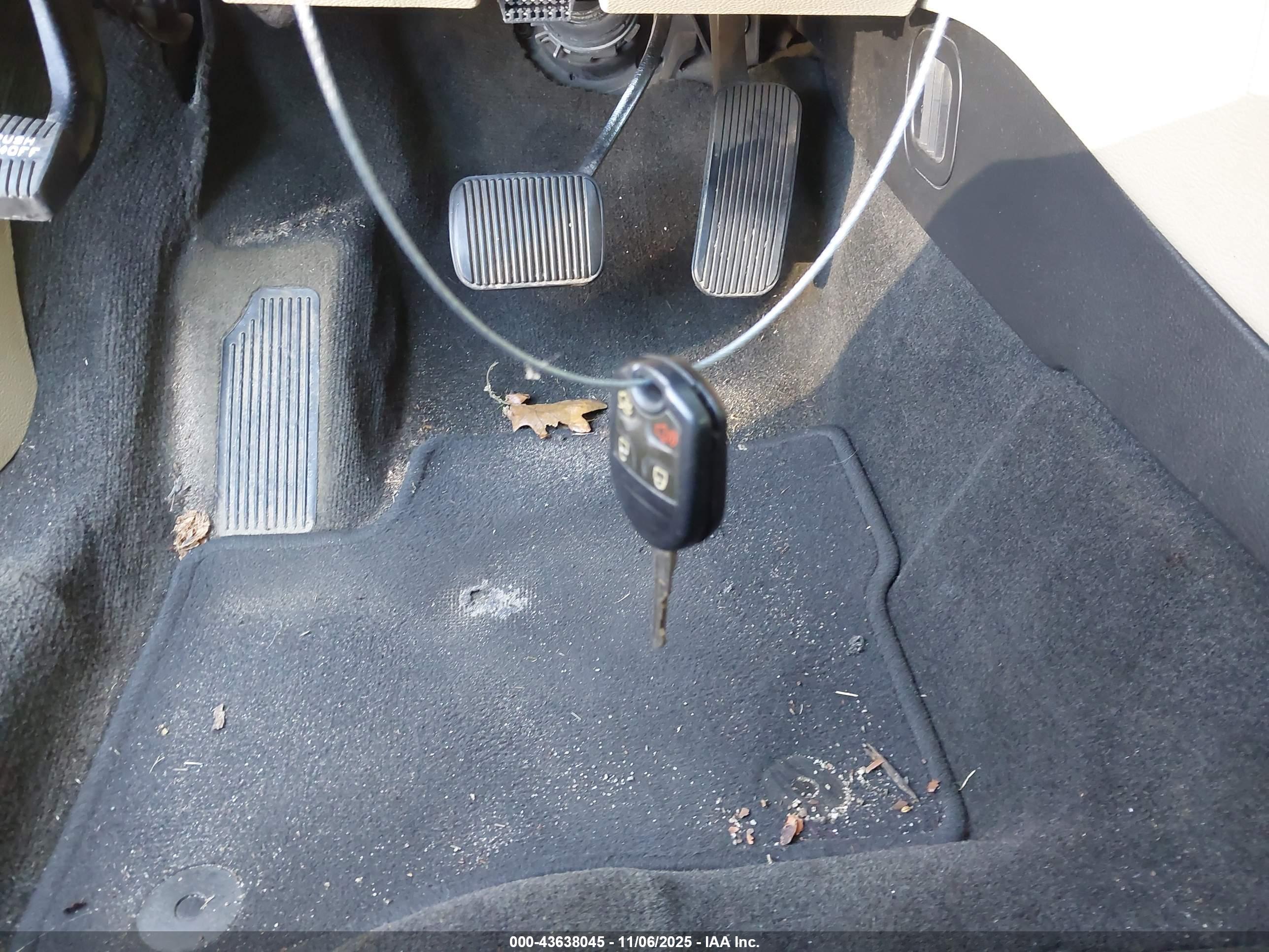 FORD TAURUS image 11