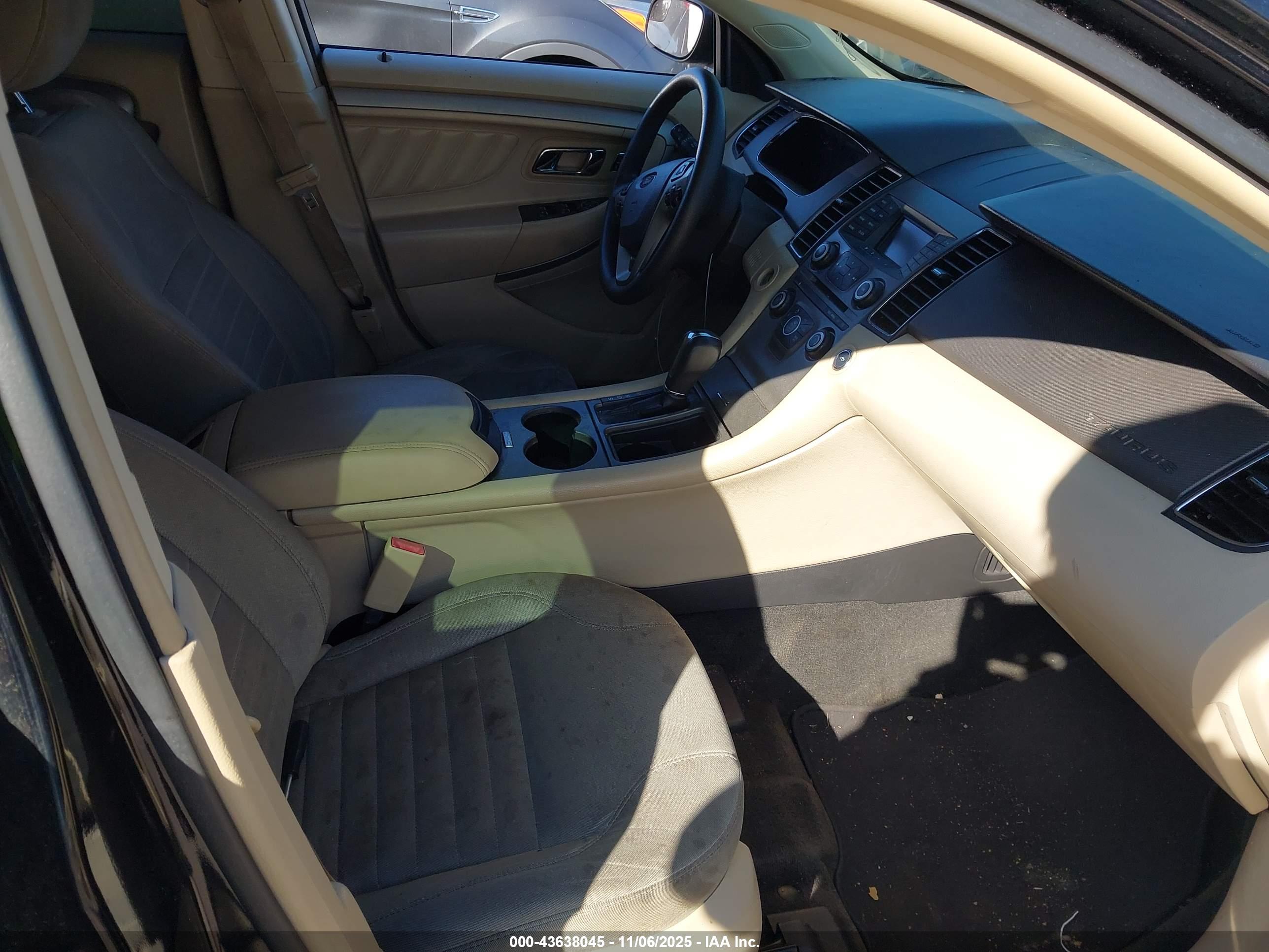 FORD TAURUS image 5