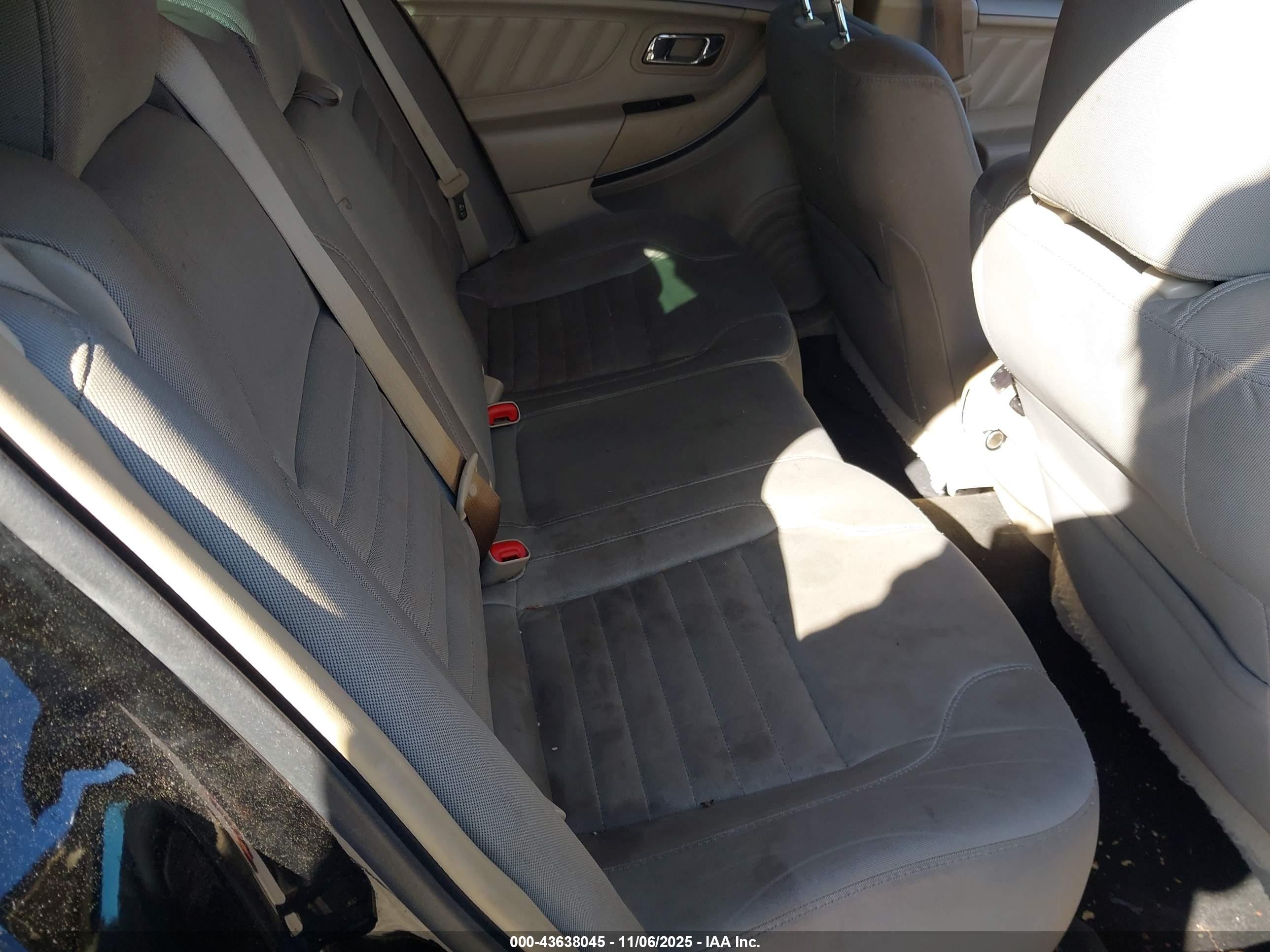 FORD TAURUS image 8