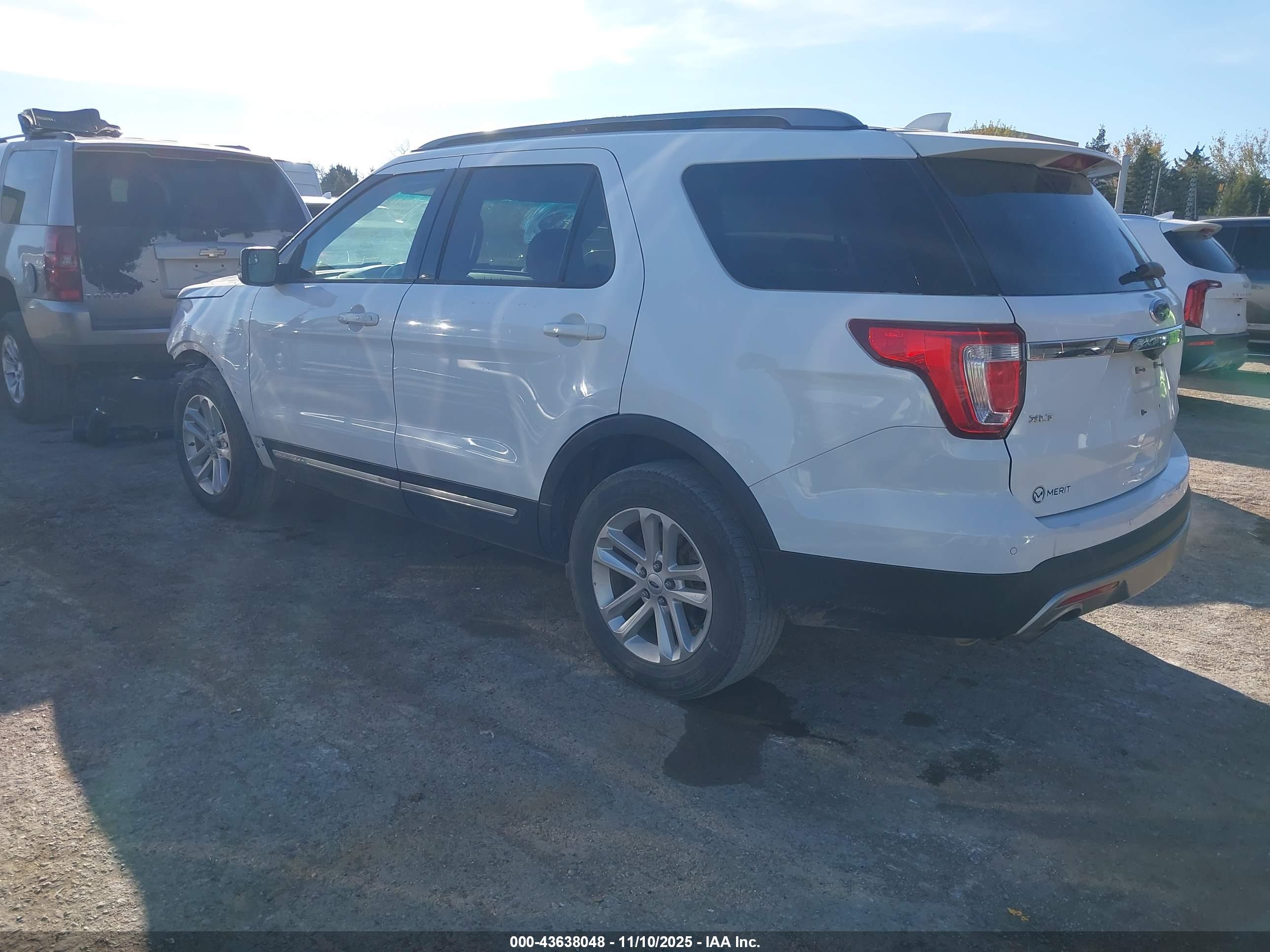 FORD EXPLORER image 3