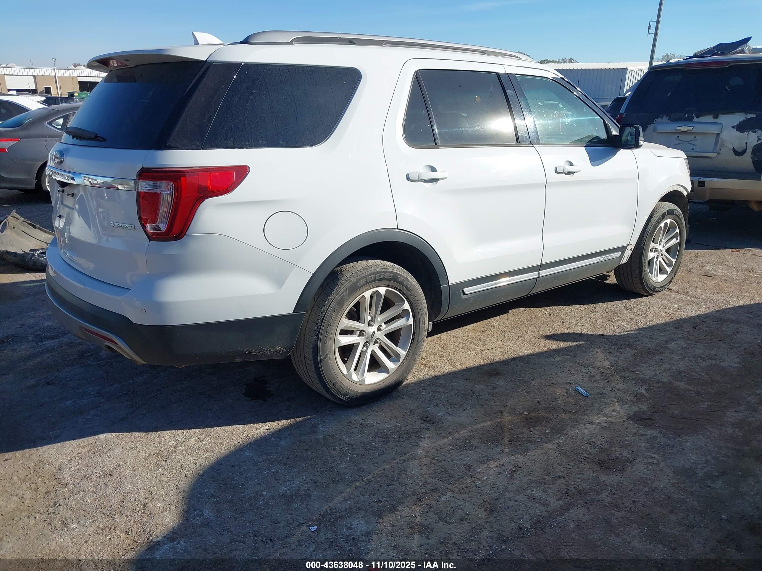 FORD EXPLORER image 4