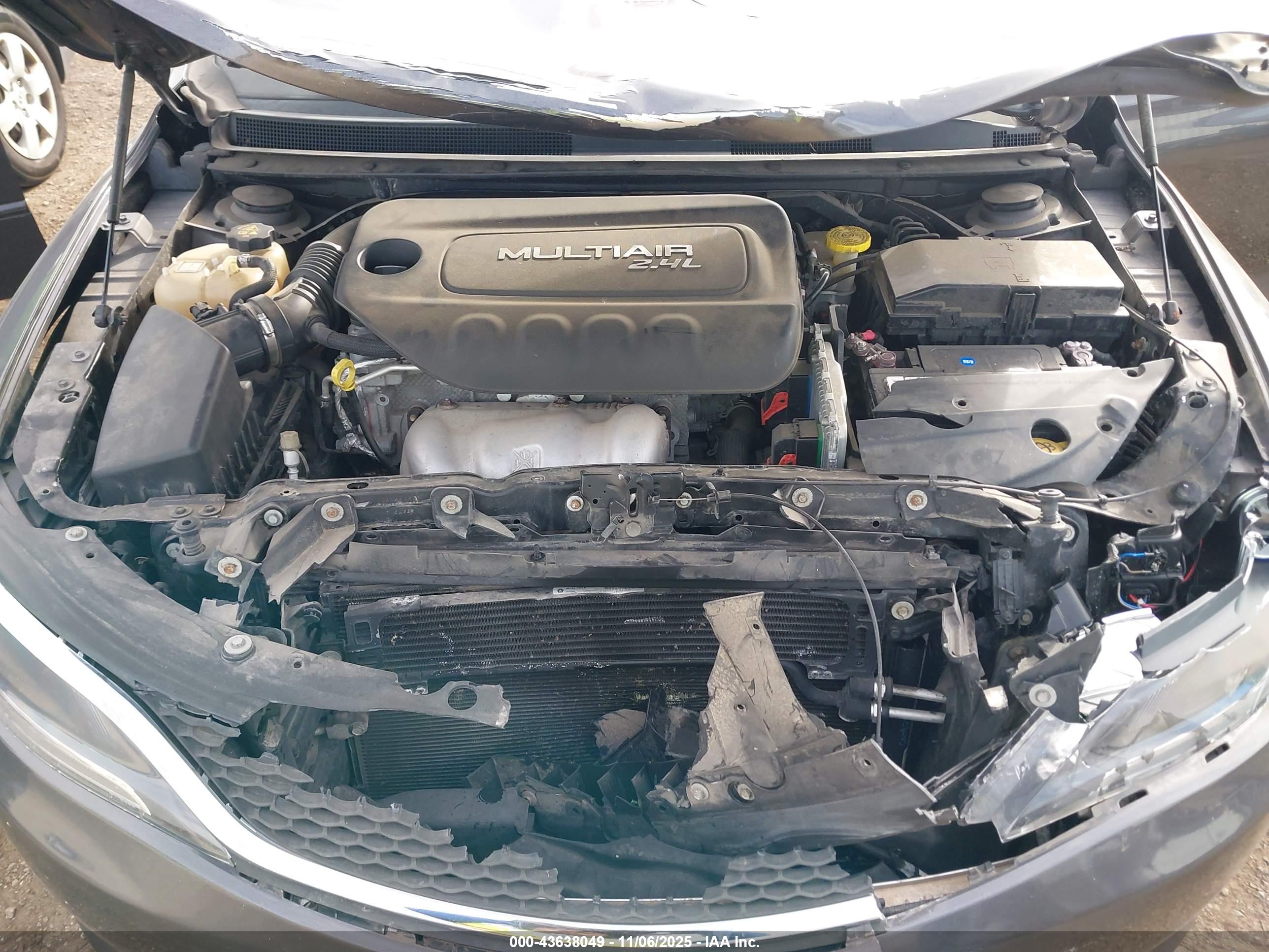 CHRYSLER 200 image 10