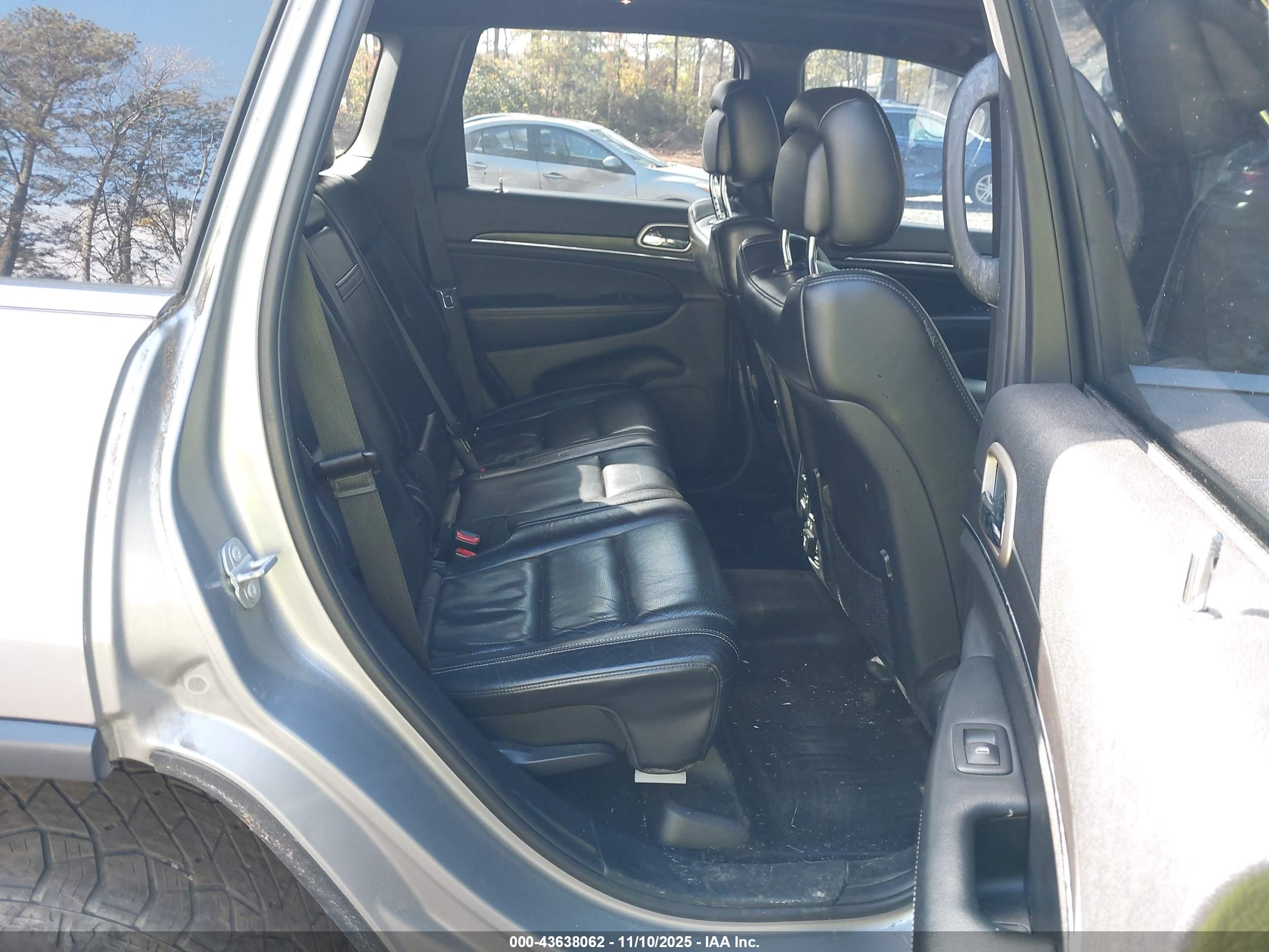 JEEP GRAND image 8