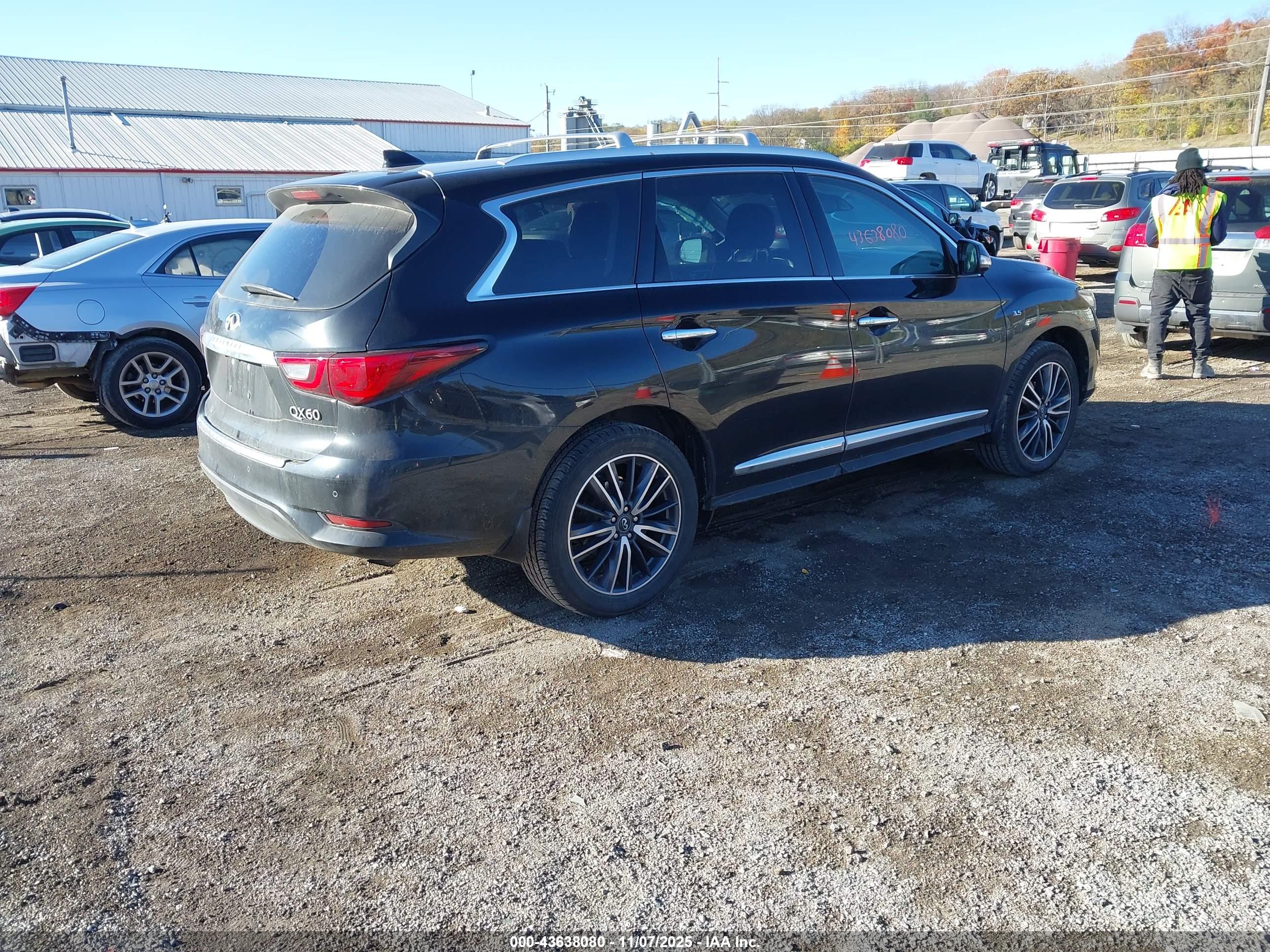 INFINITI QX60 image 4