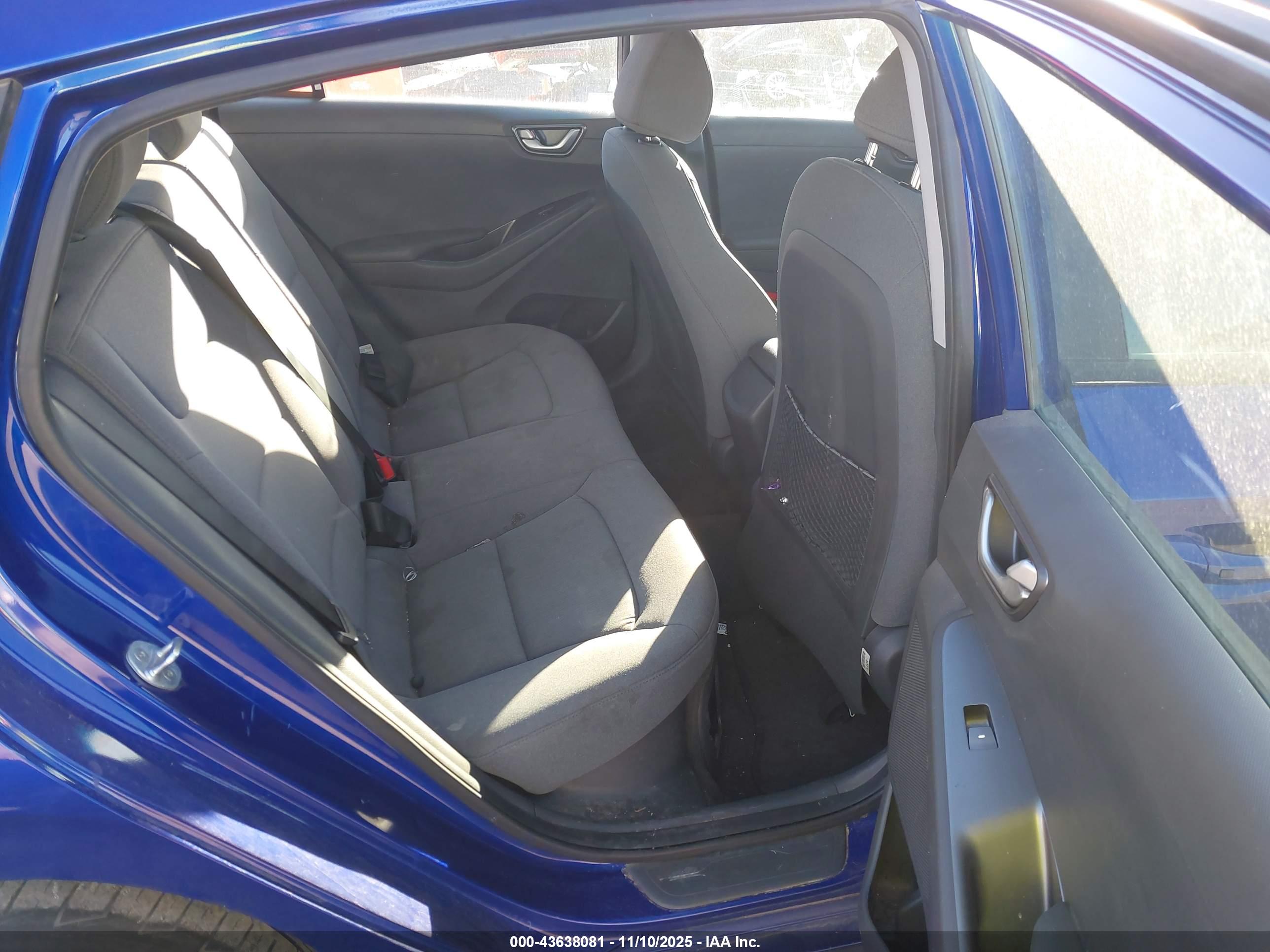 HYUNDAI IONIQ image 8