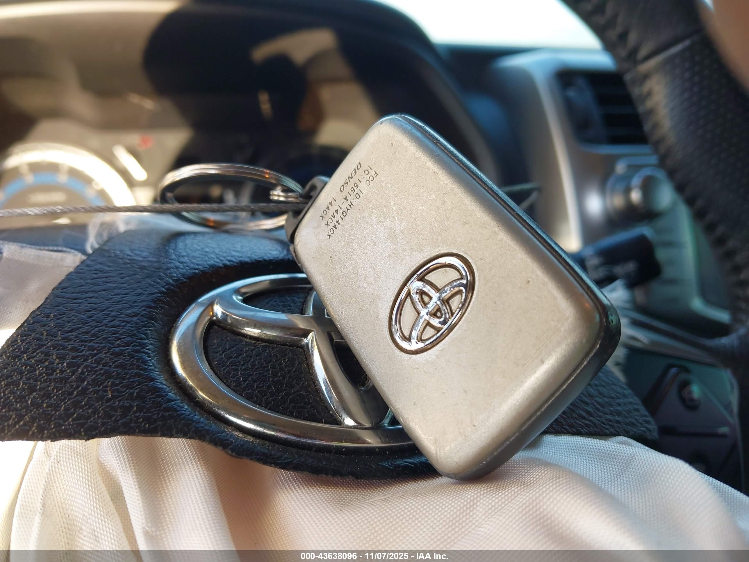 TOYOTA 4RUNNER image 11