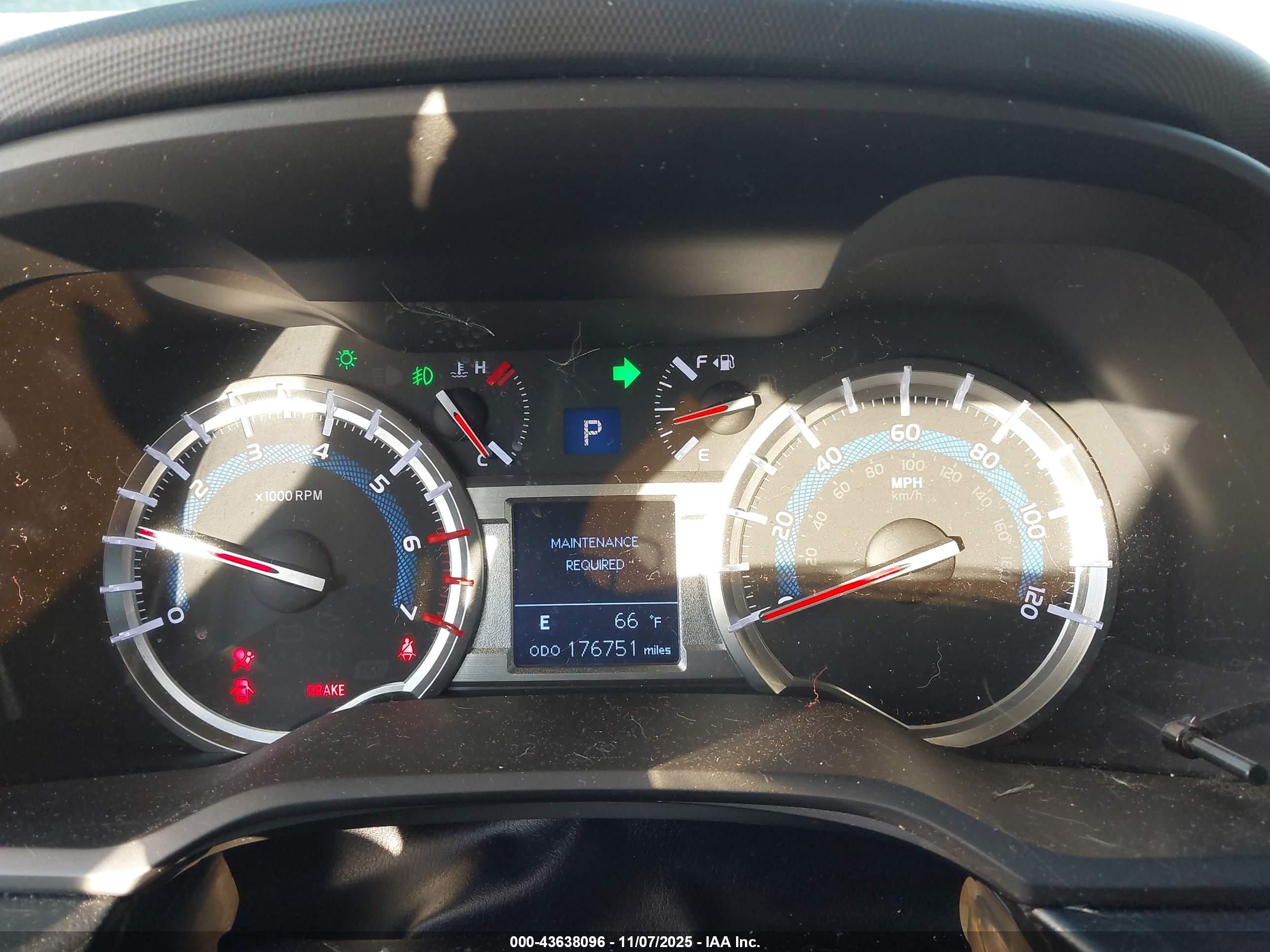 TOYOTA 4RUNNER image 7