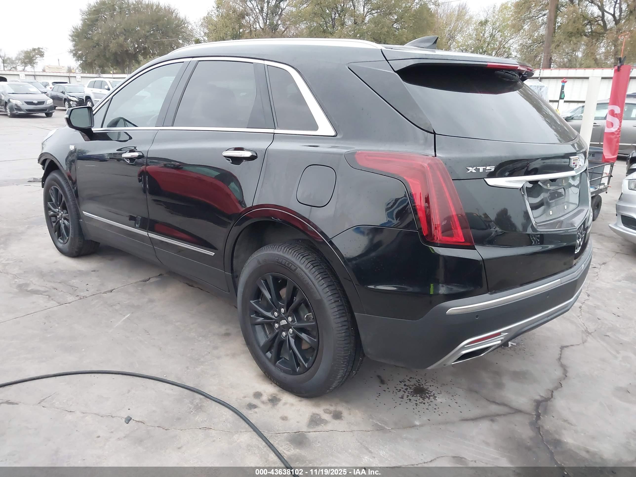 CADILLAC XT5 image 3