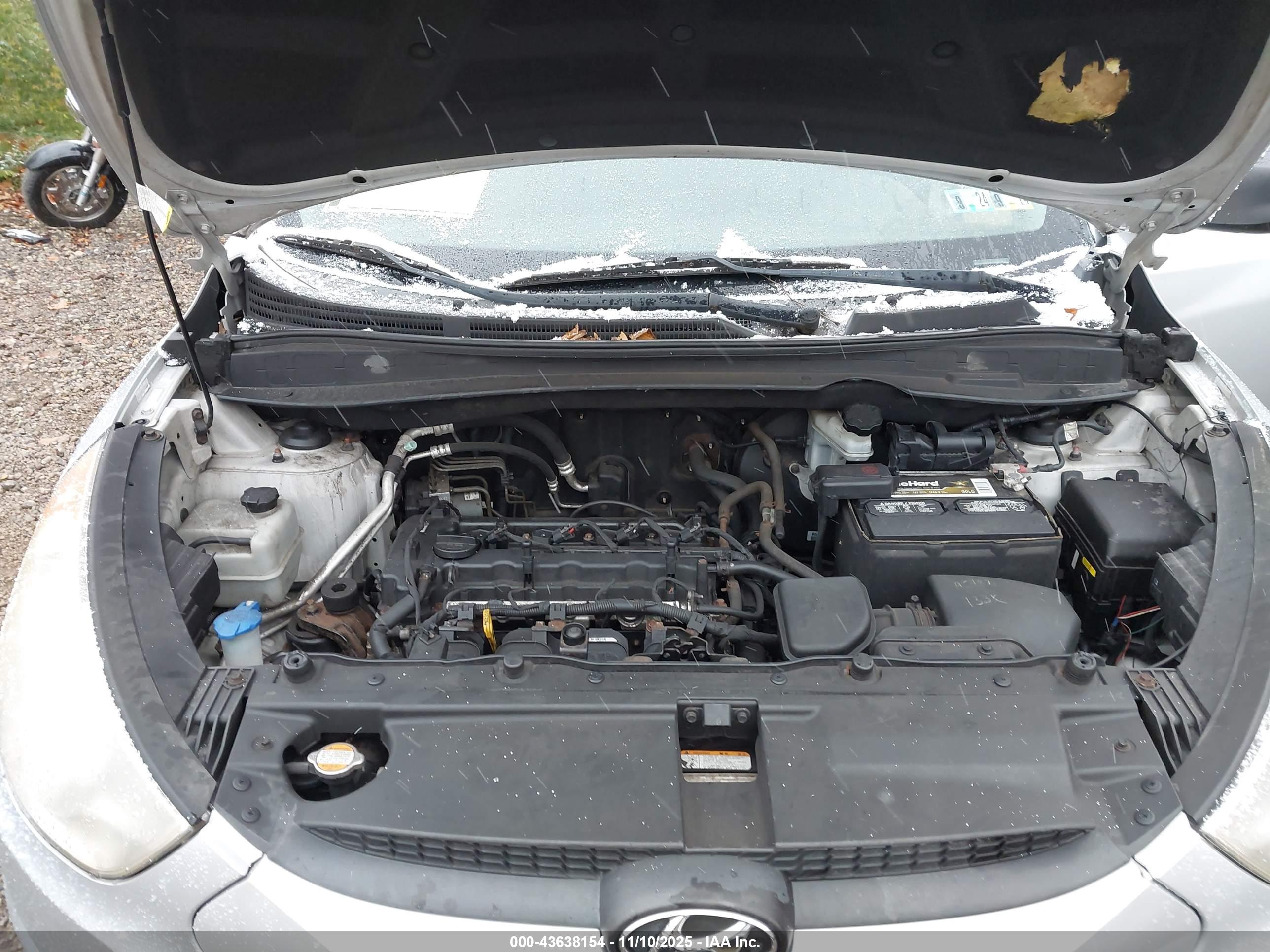 HYUNDAI TUCSON image 10
