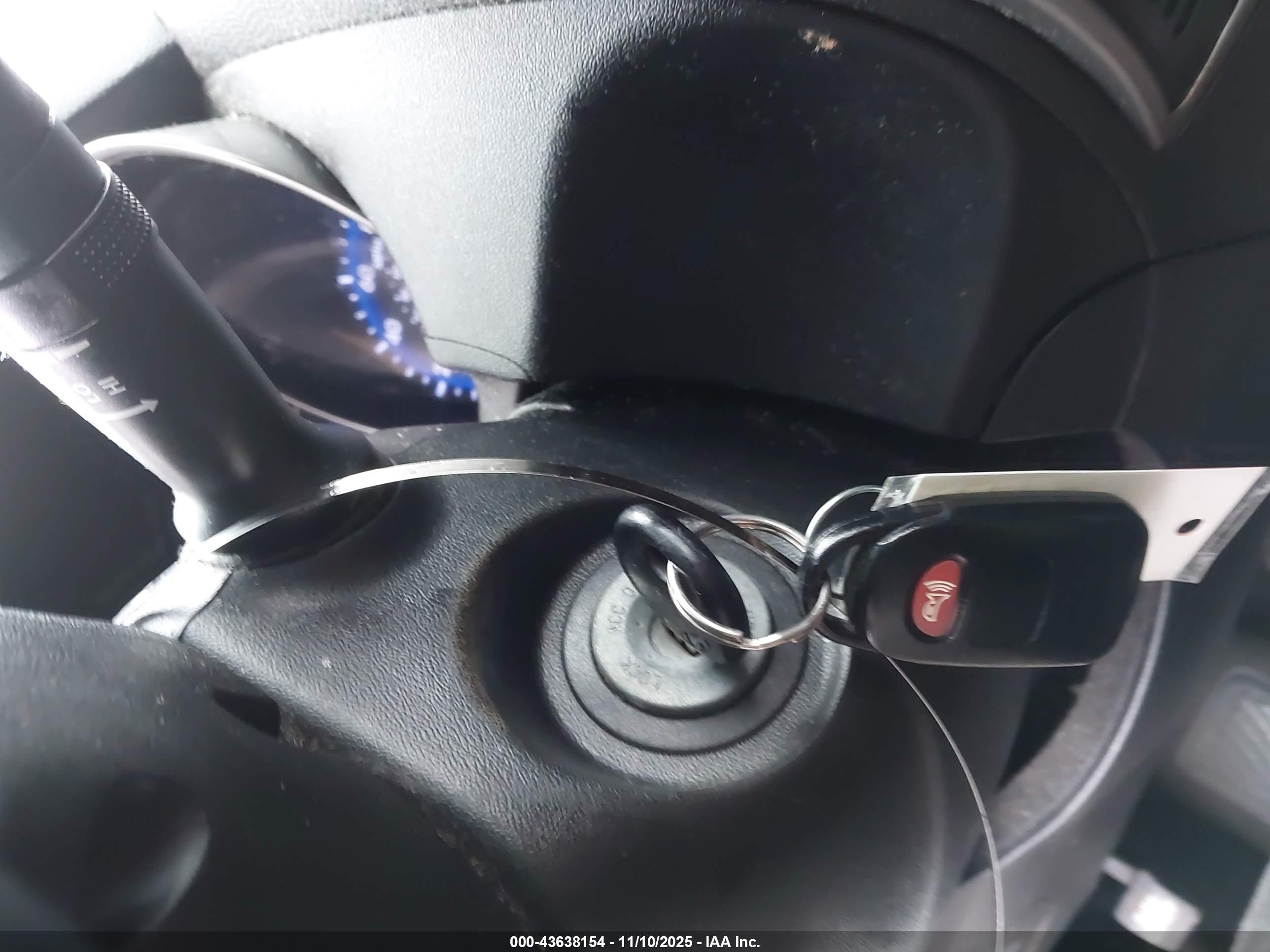 HYUNDAI TUCSON image 11