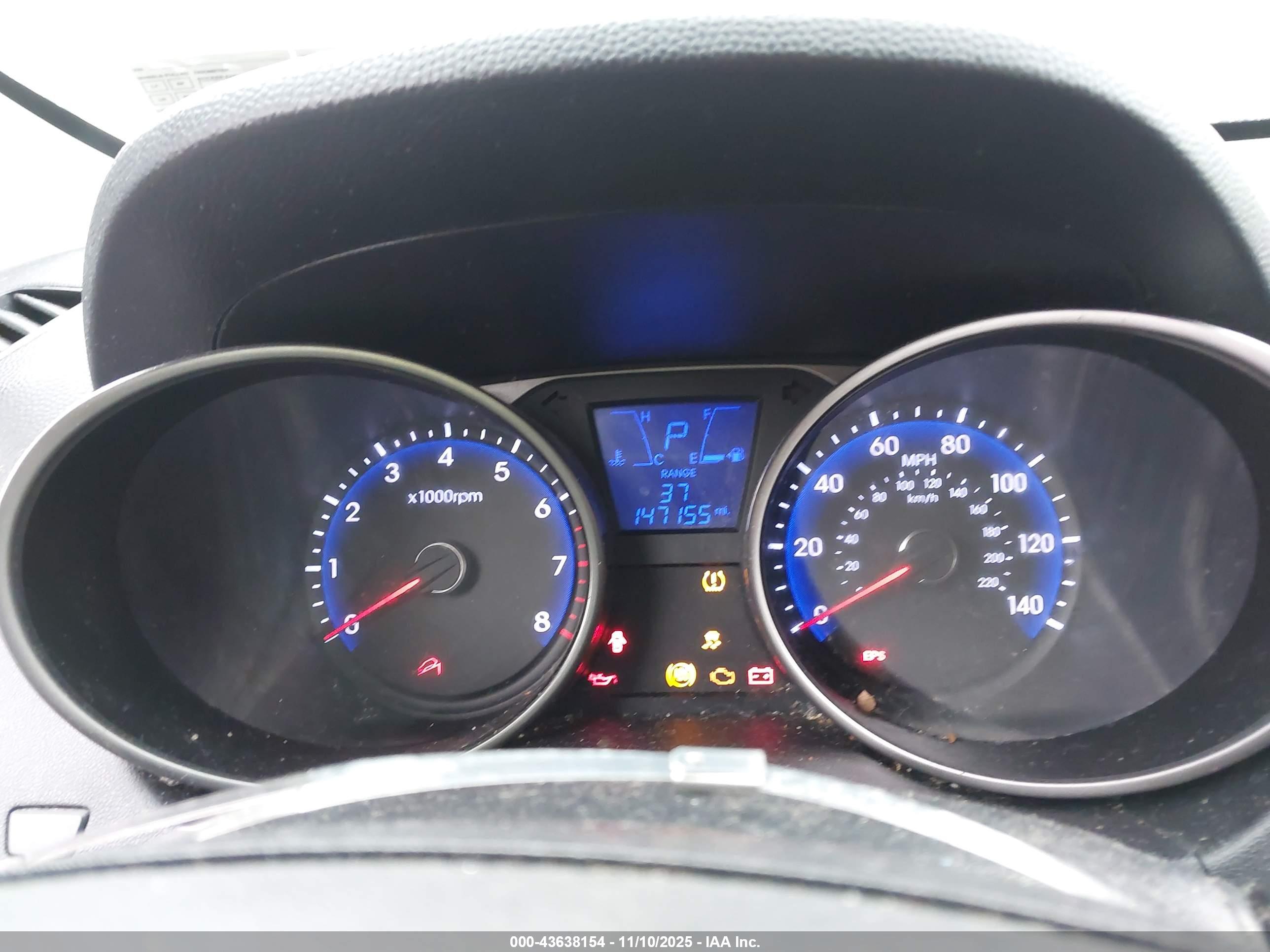 HYUNDAI TUCSON image 7