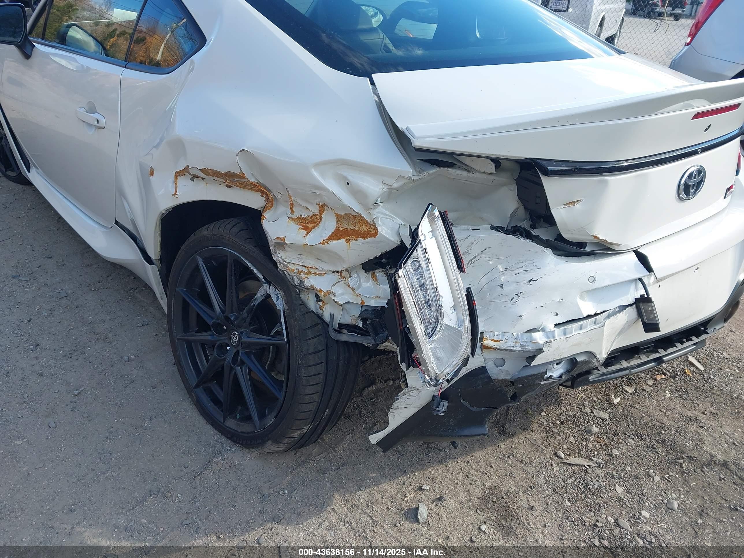 TOYOTA GR86 image 6