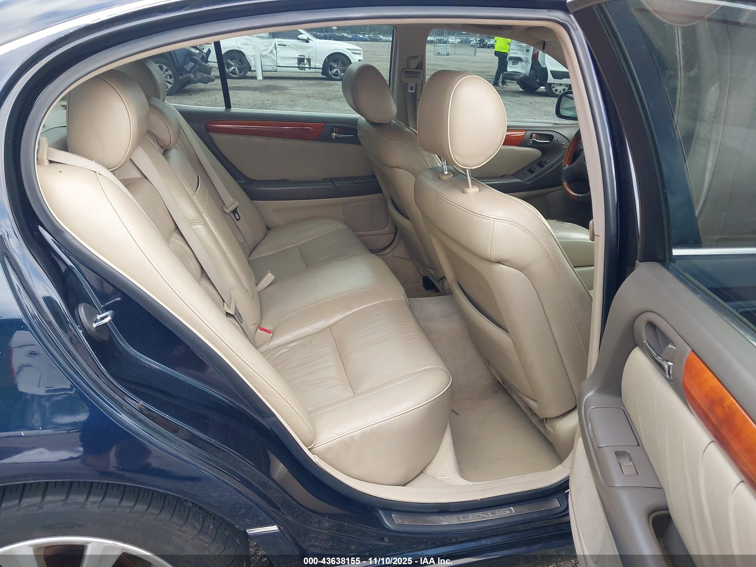 LEXUS GS image 8