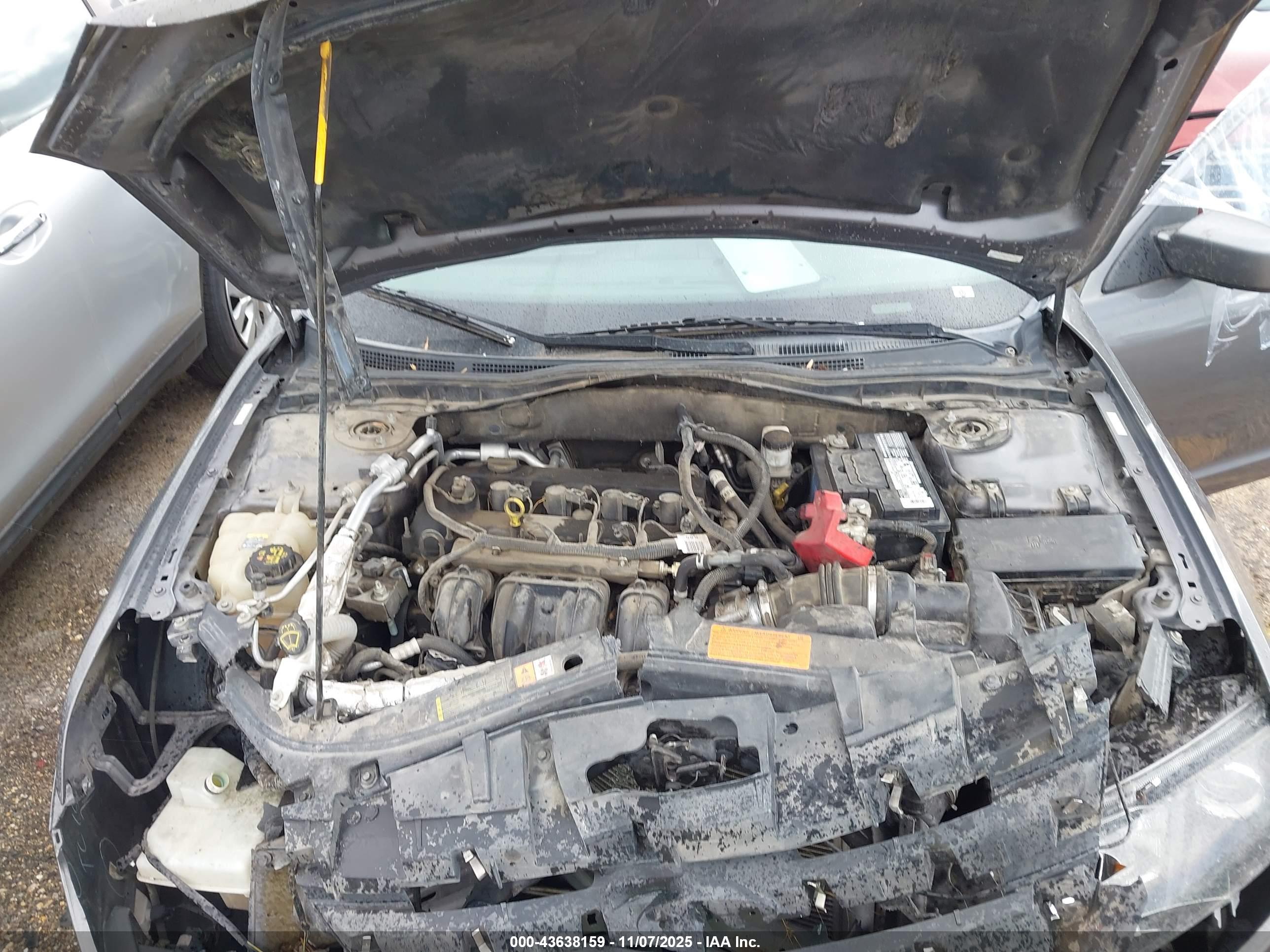 FORD FUSION image 10