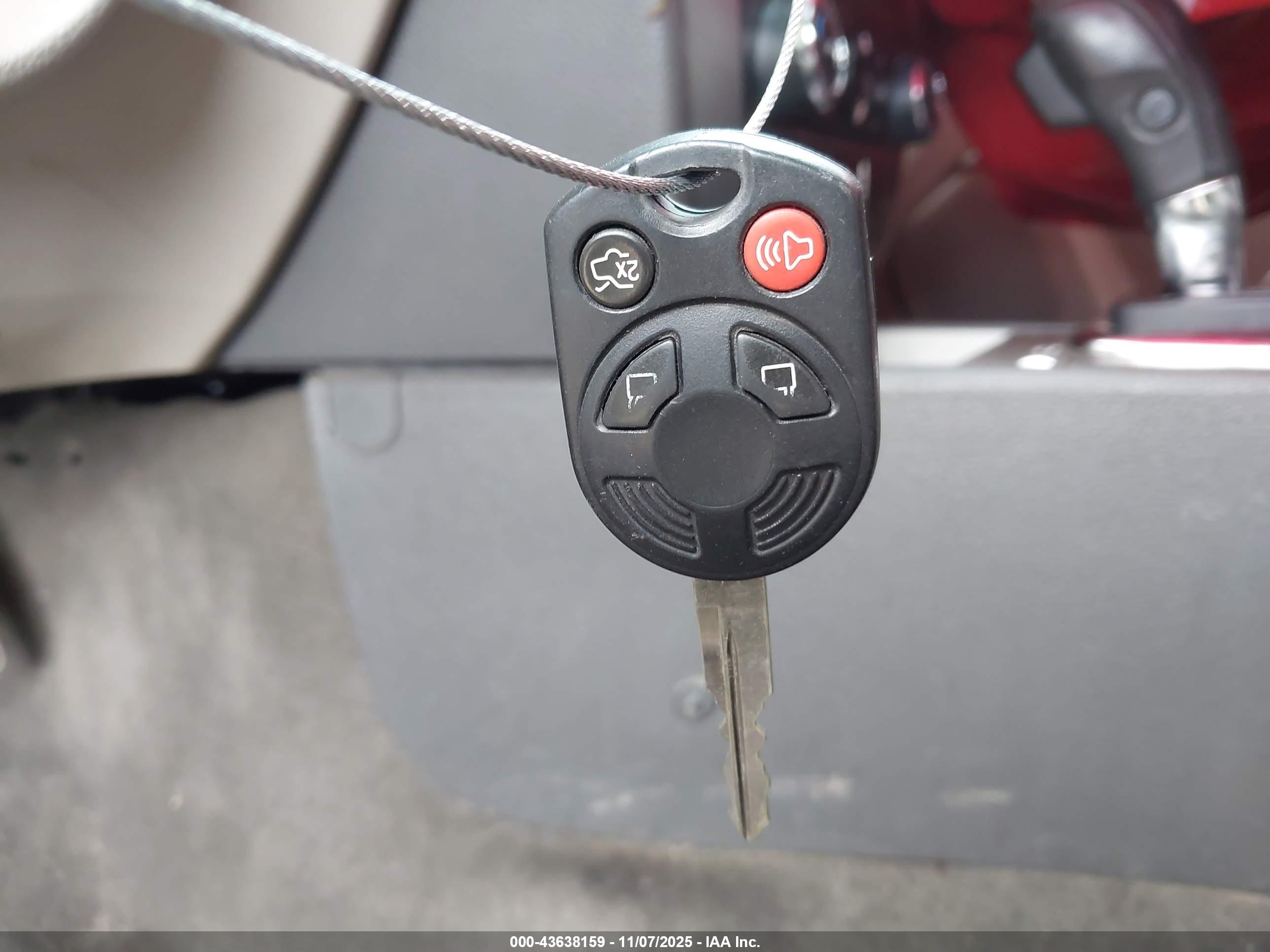 FORD FUSION image 11
