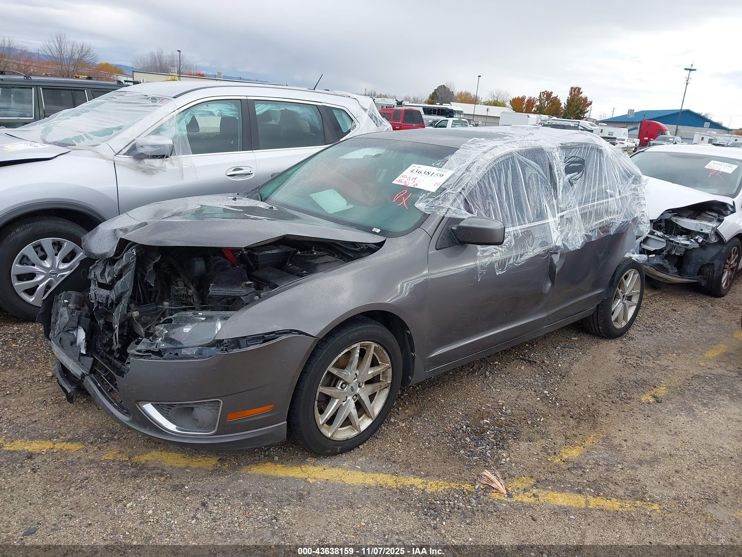 FORD FUSION image 2