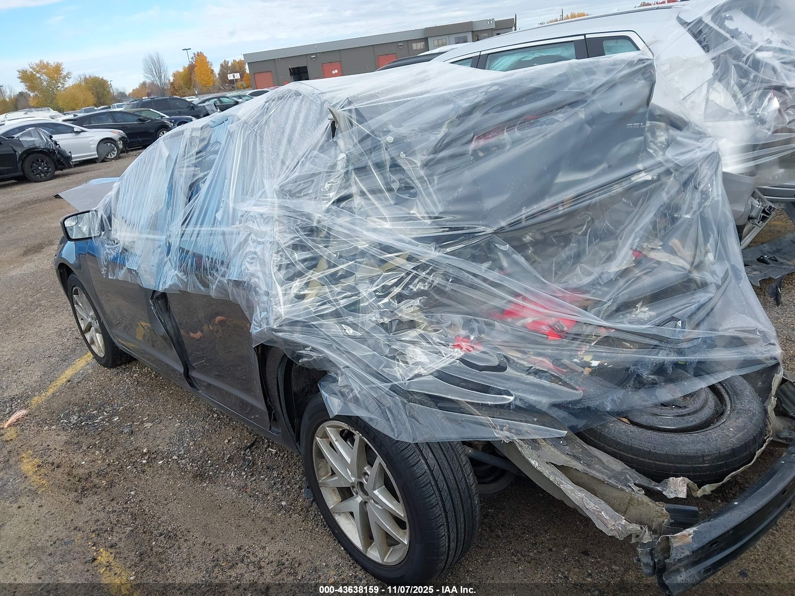 FORD FUSION image 3