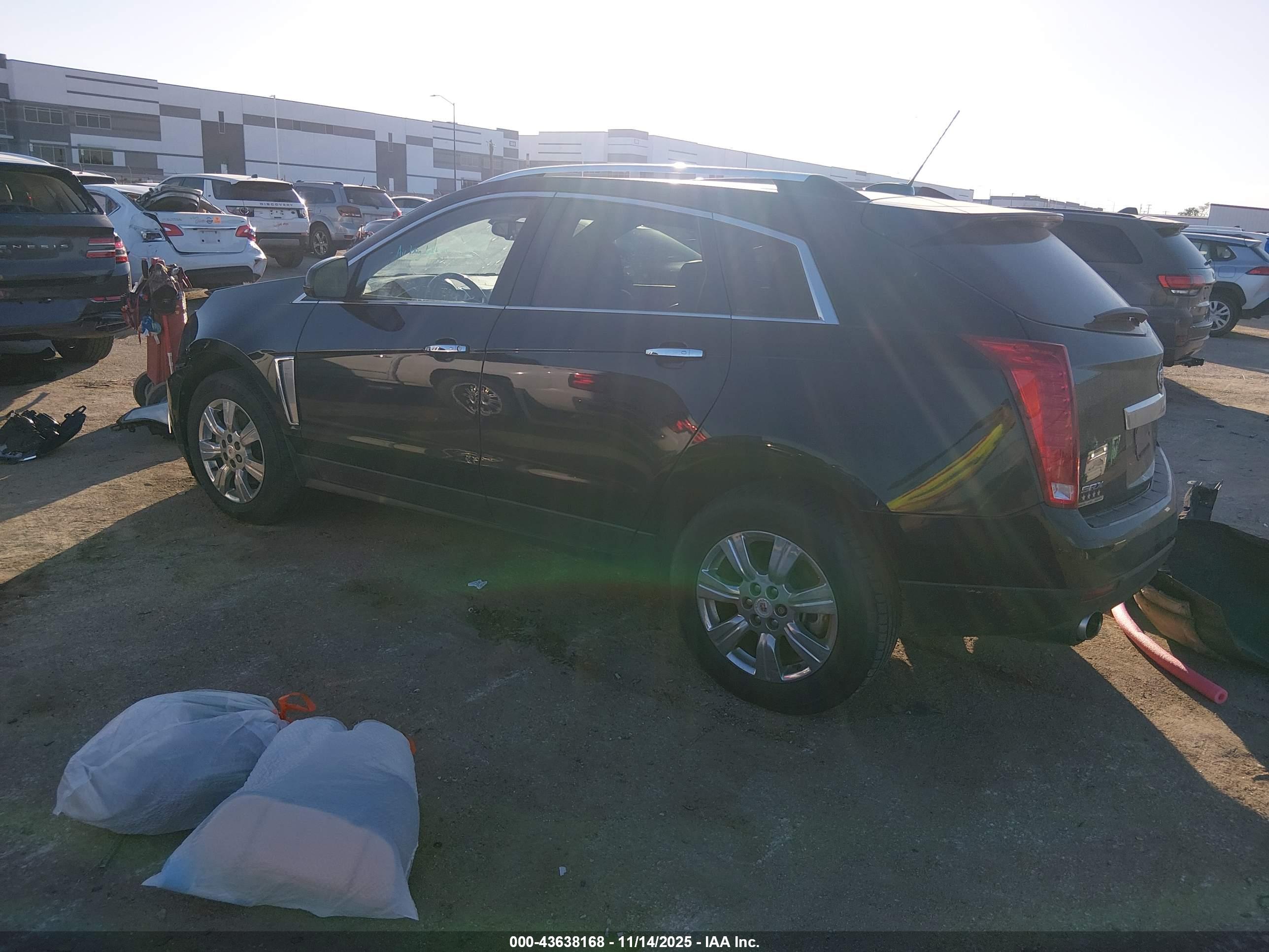 CADILLAC SRX image 3