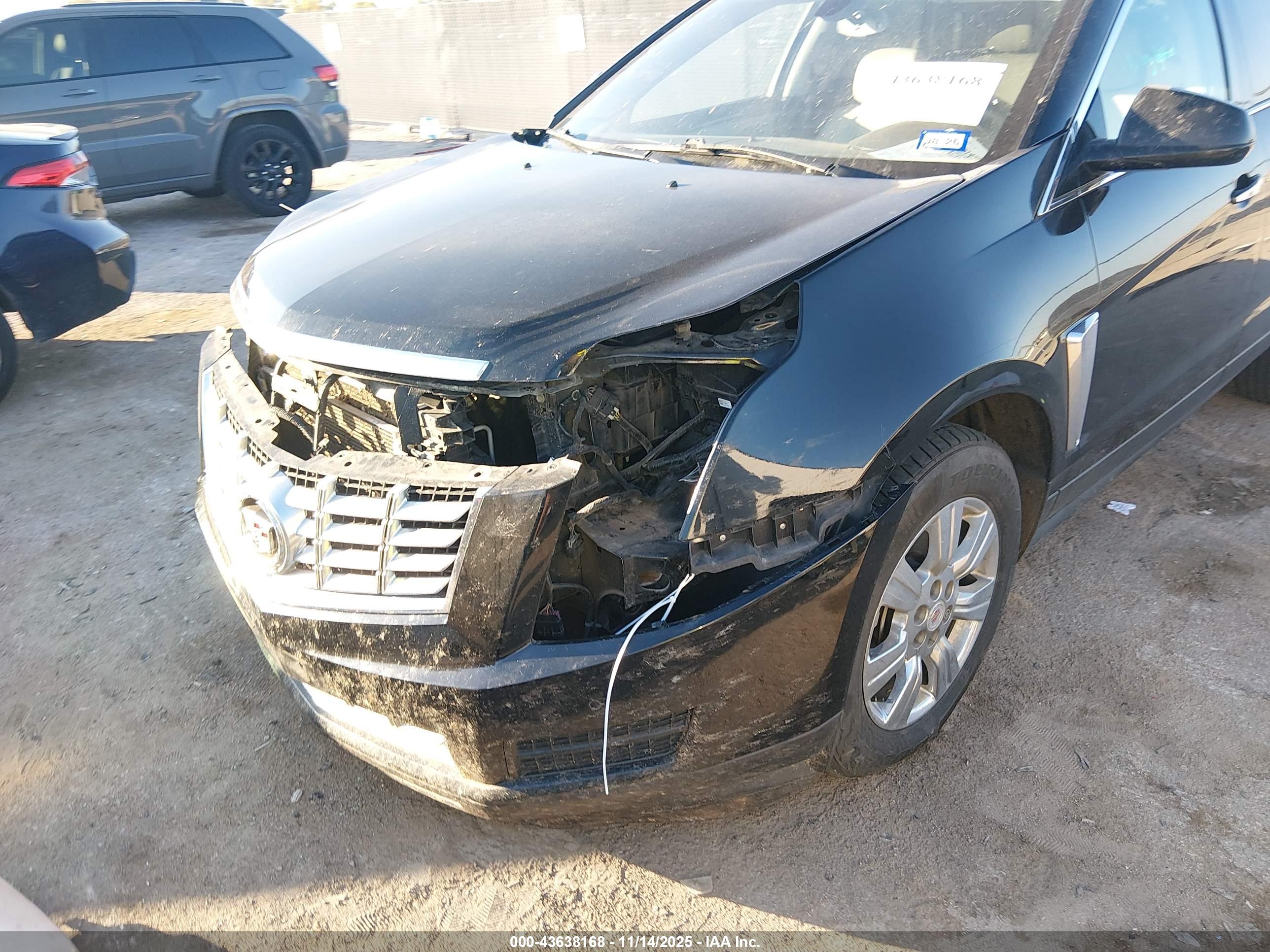 CADILLAC SRX image 6