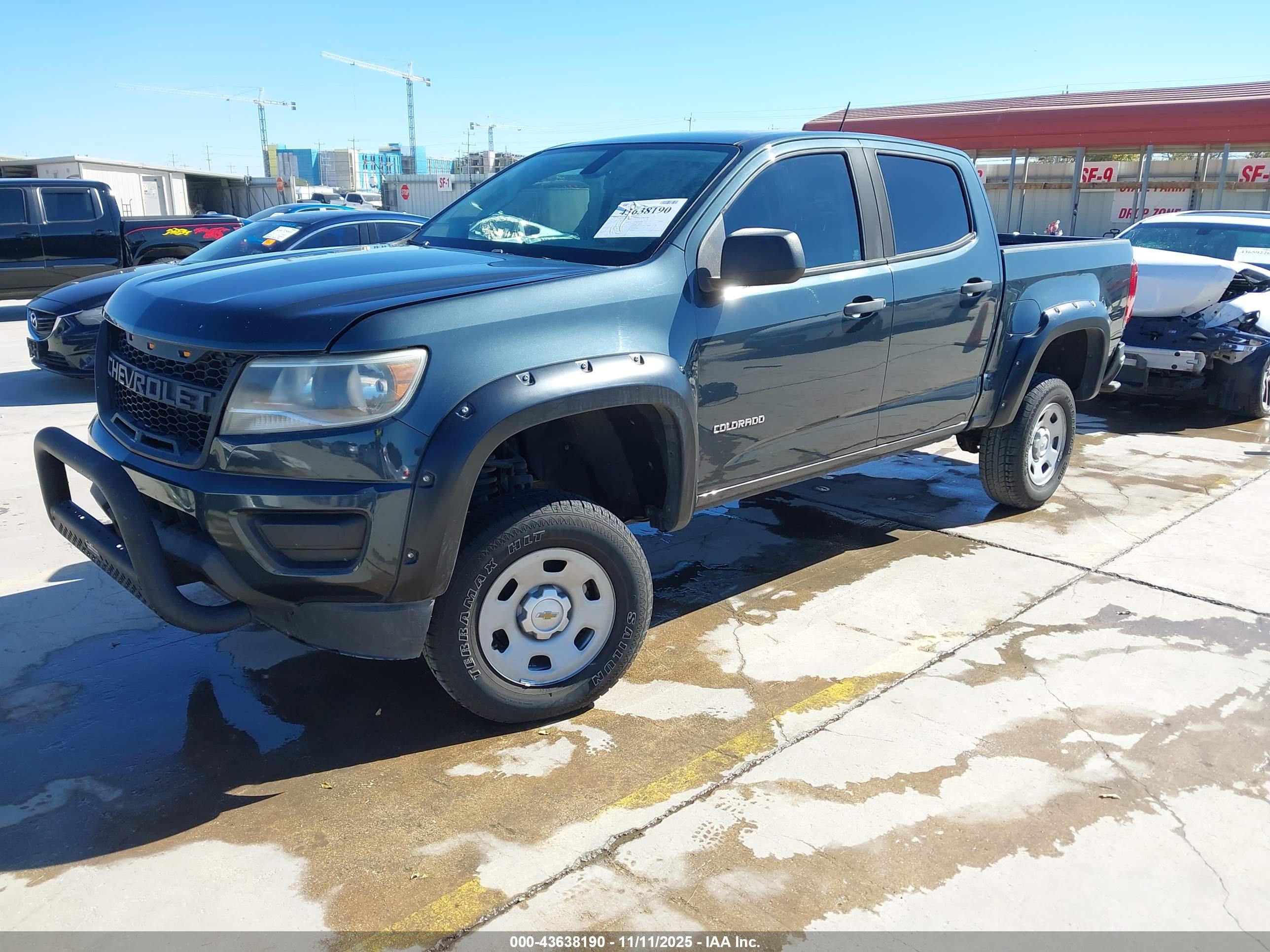 CHEVROLET COLORADO image 2