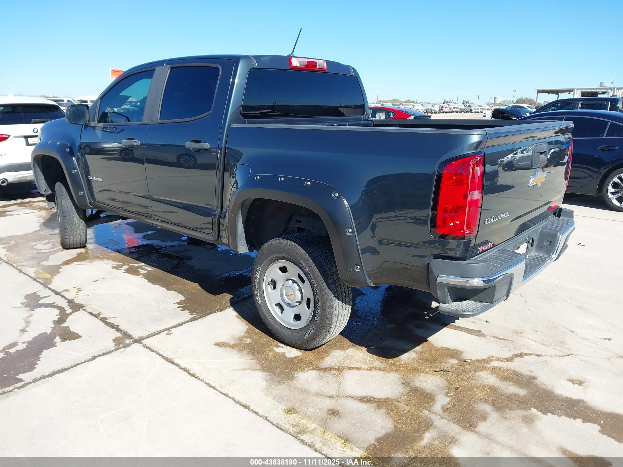 CHEVROLET COLORADO image 3