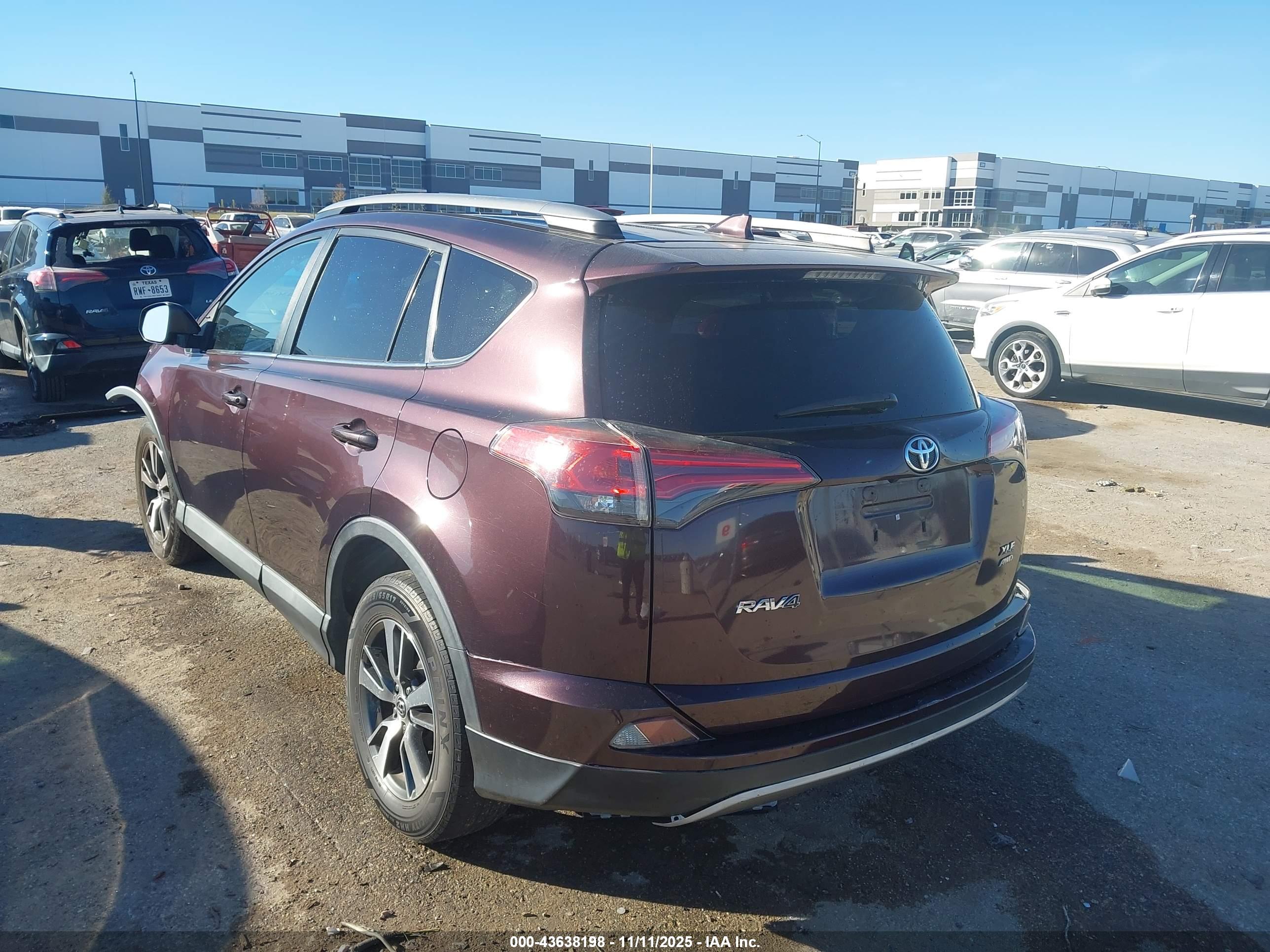 TOYOTA RAV4 image 3