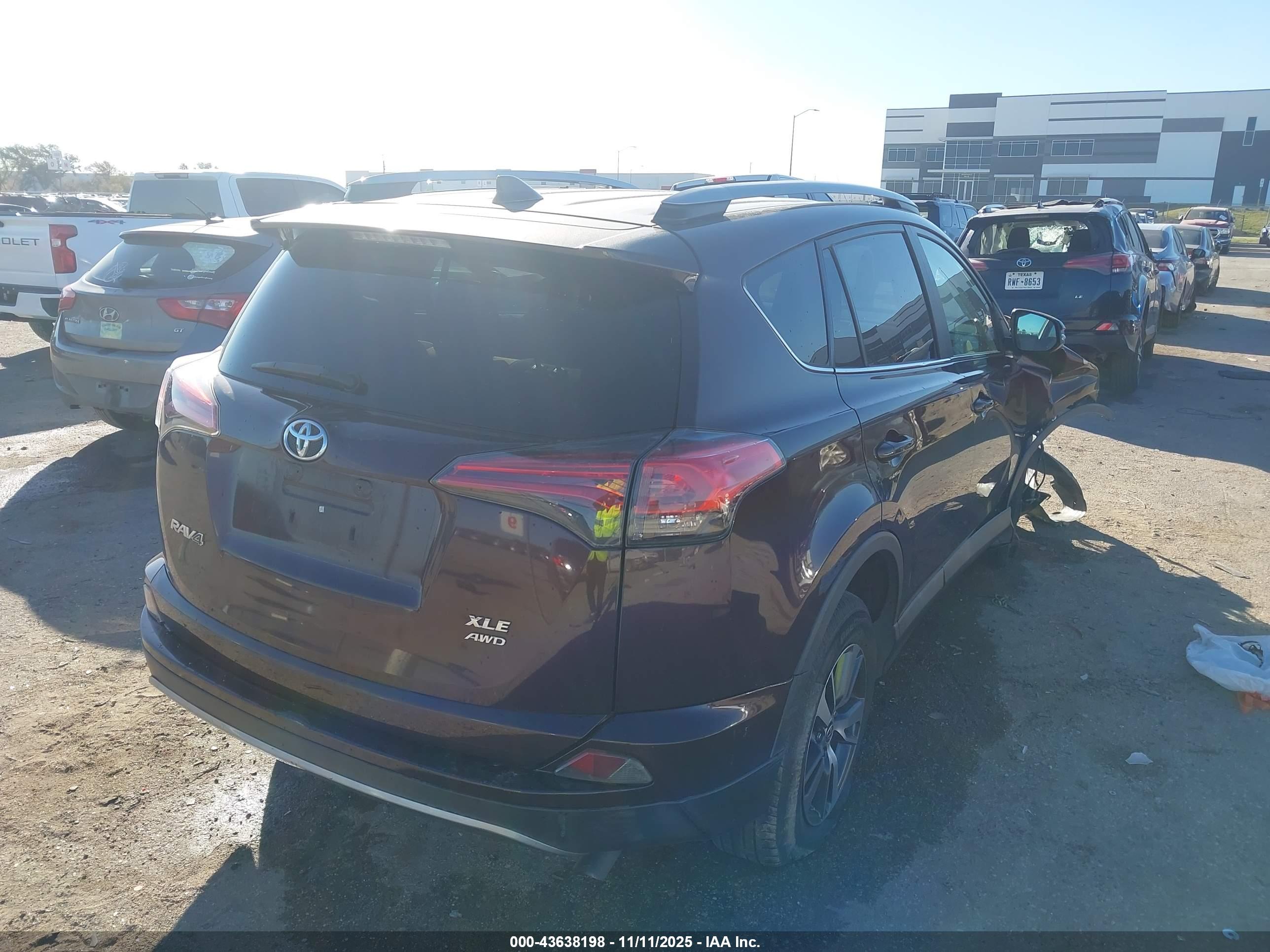 TOYOTA RAV4 image 4