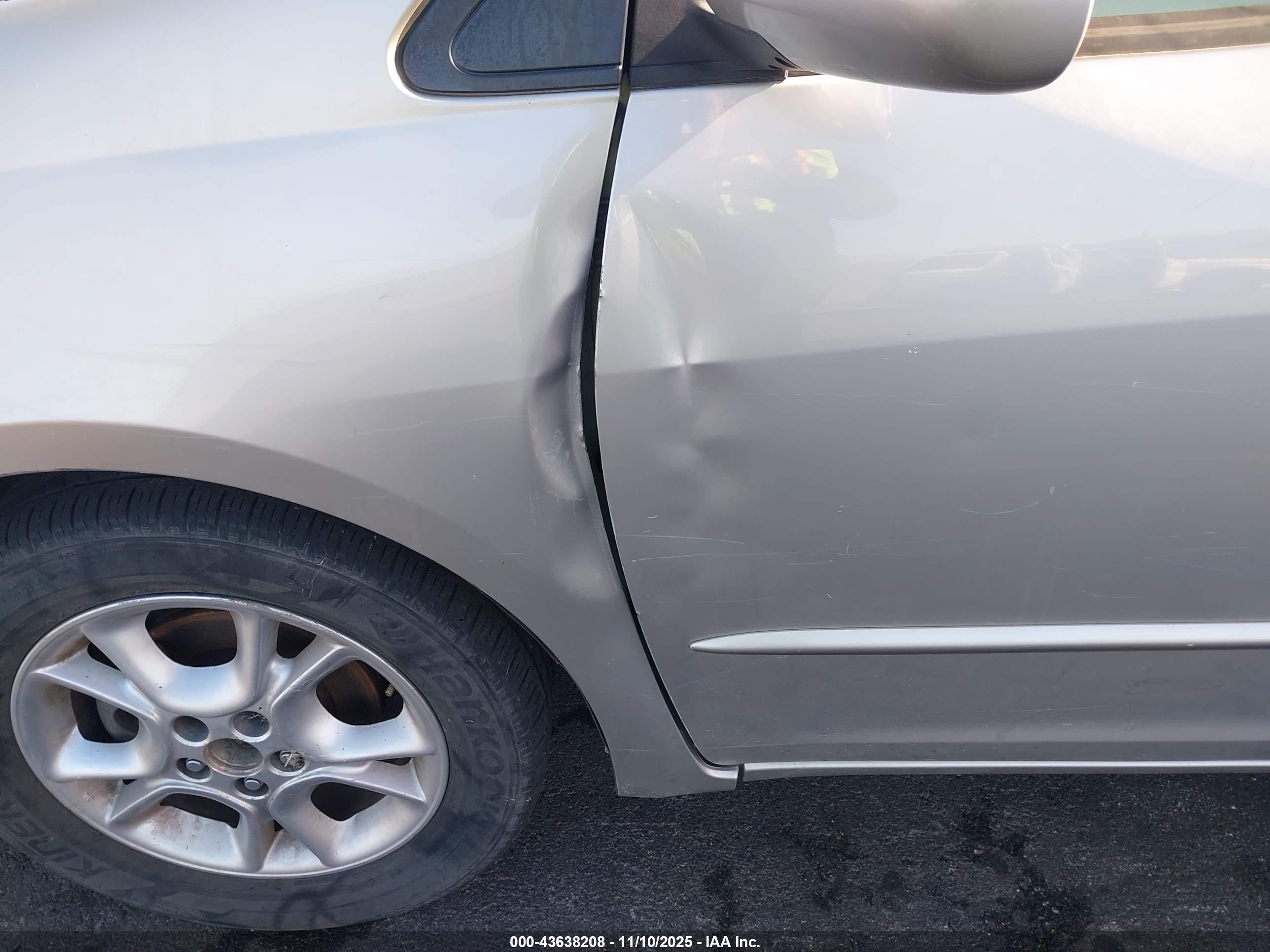 TOYOTA SIENNA image 6