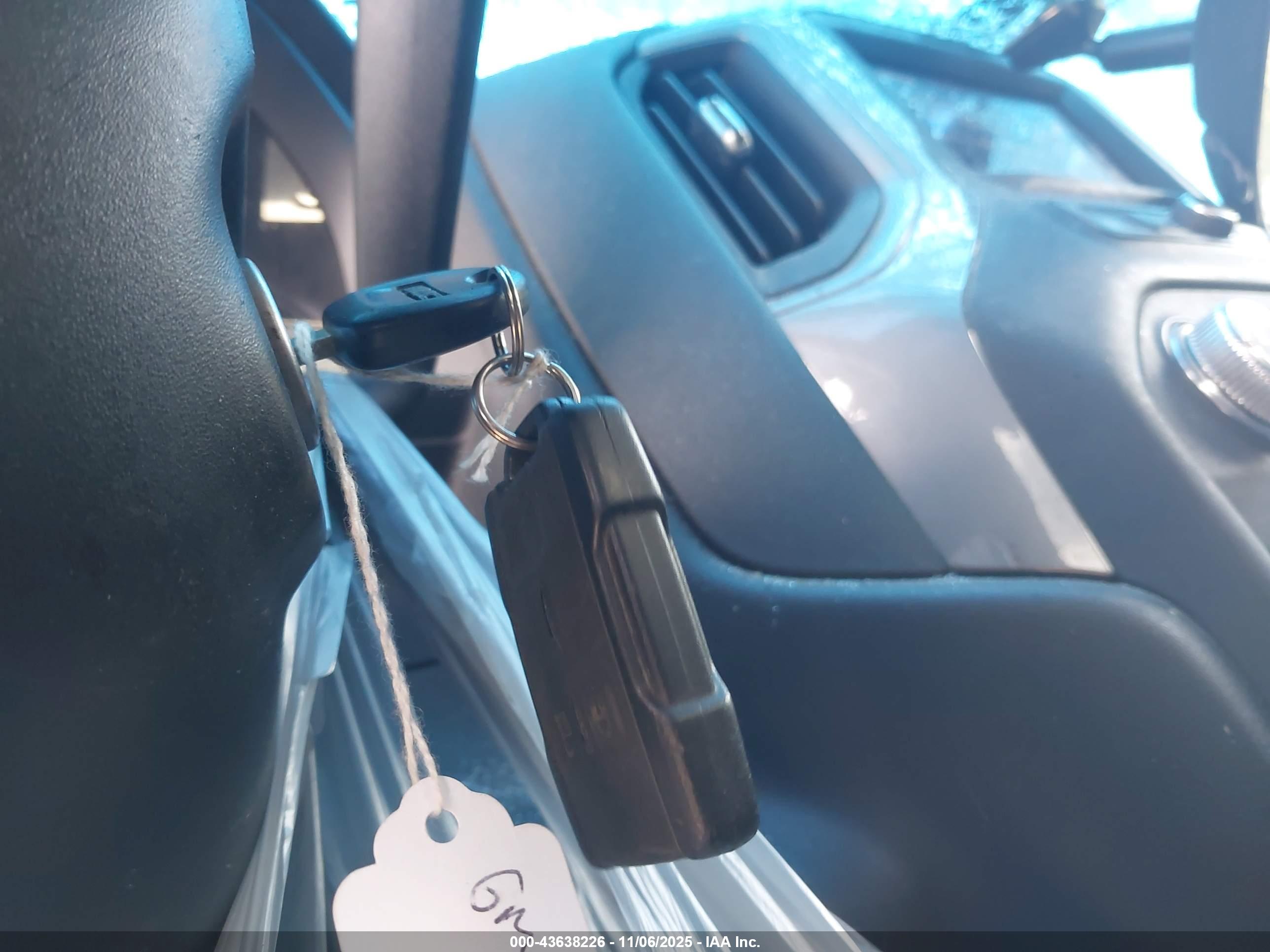 GMC SIERRA image 11