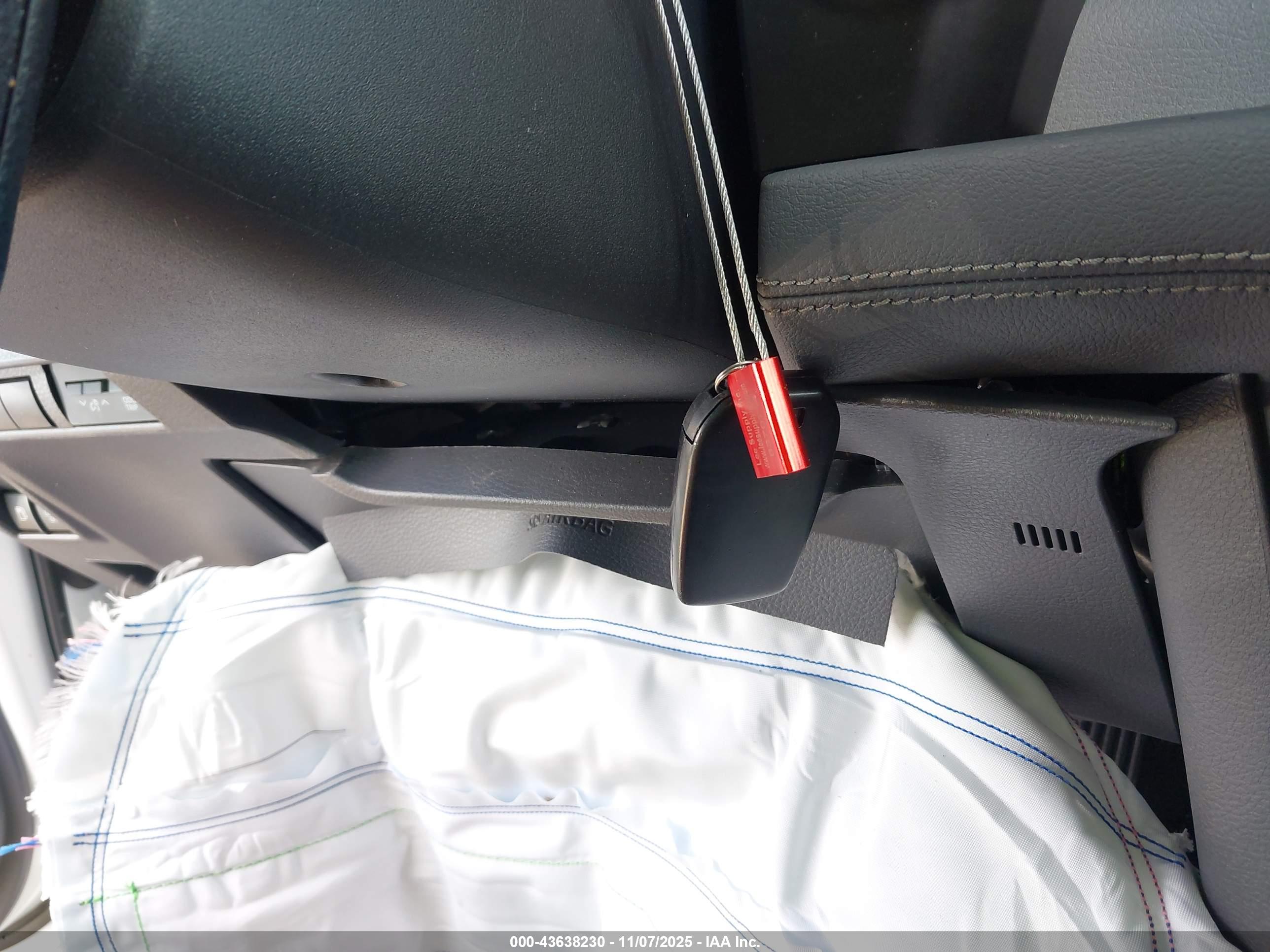 TOYOTA SIENNA image 11