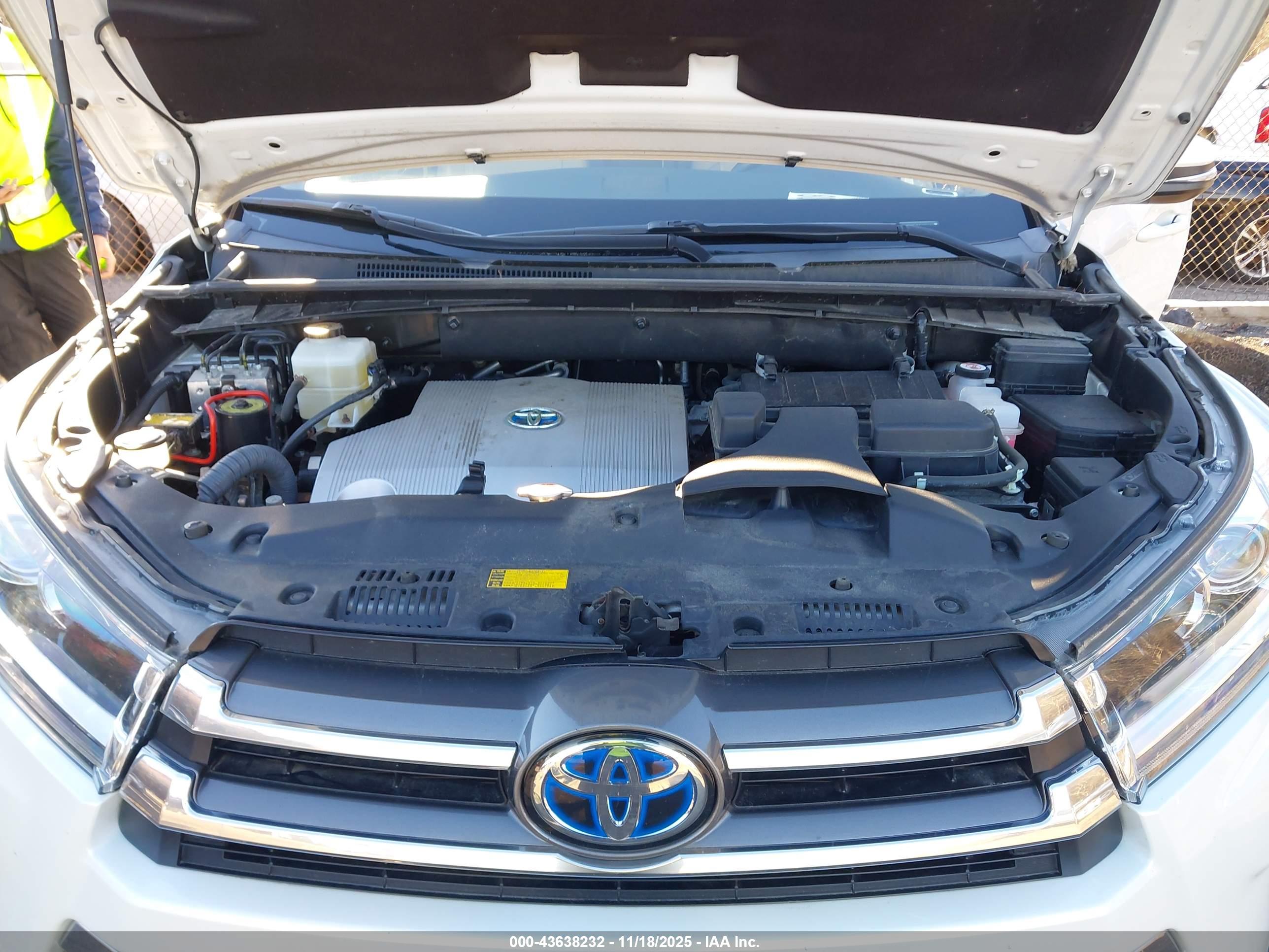 TOYOTA HIGHLANDER image 10
