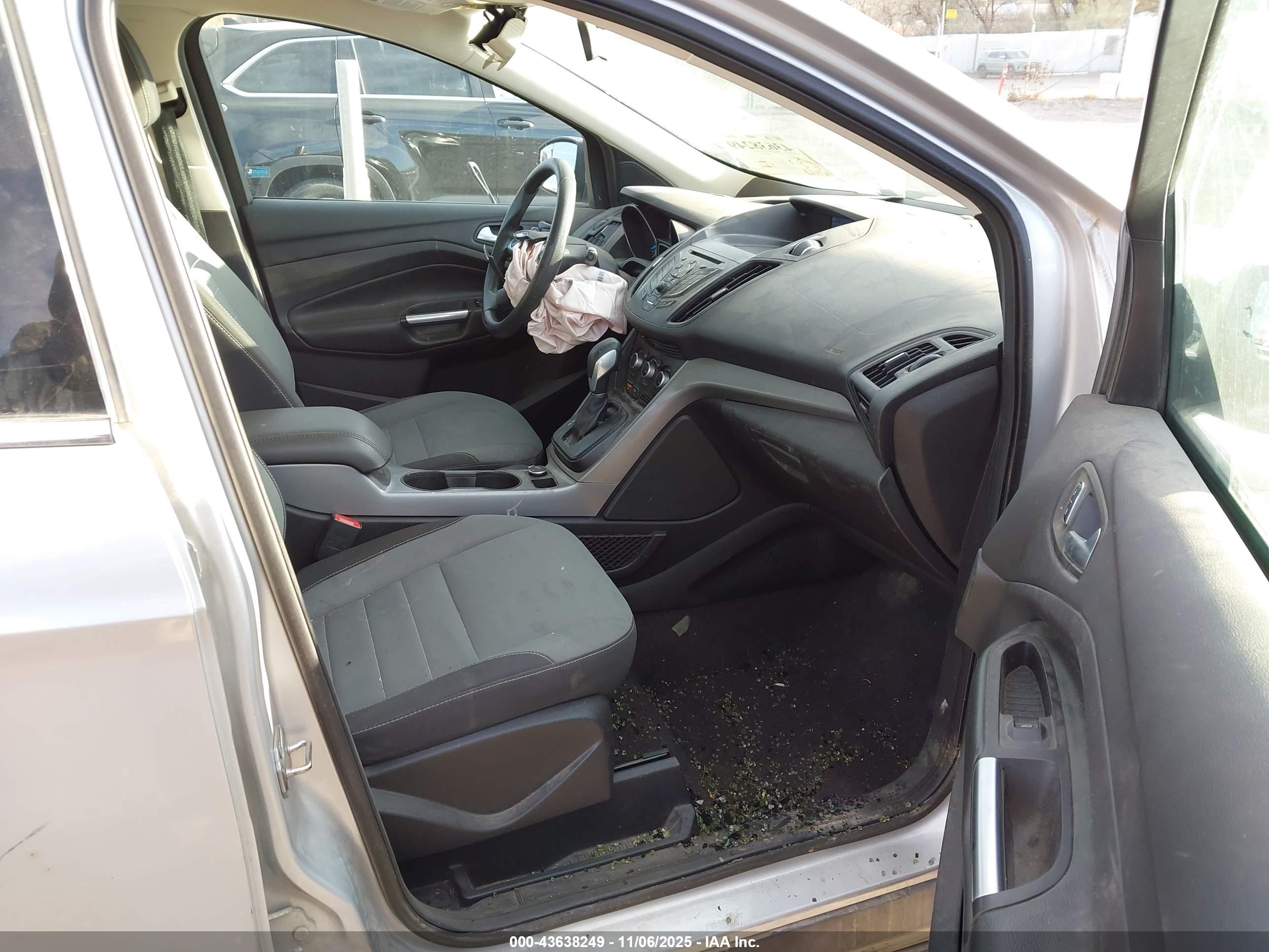 FORD ESCAPE image 5