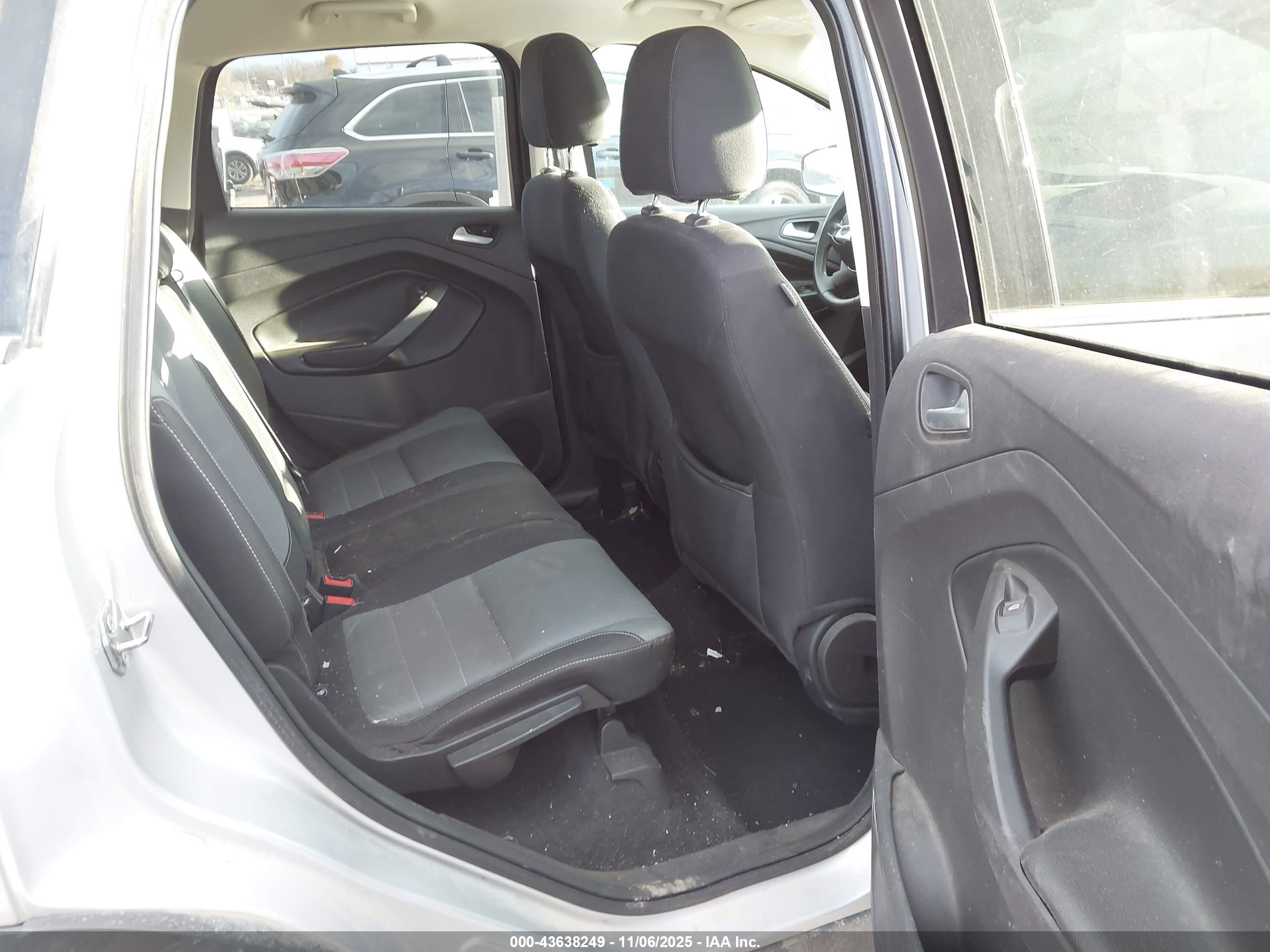 FORD ESCAPE image 8