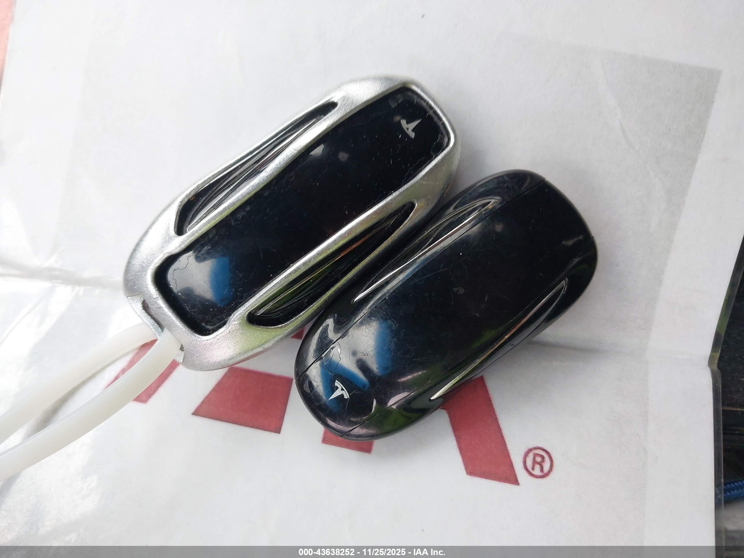 TESLA MODEL image 11