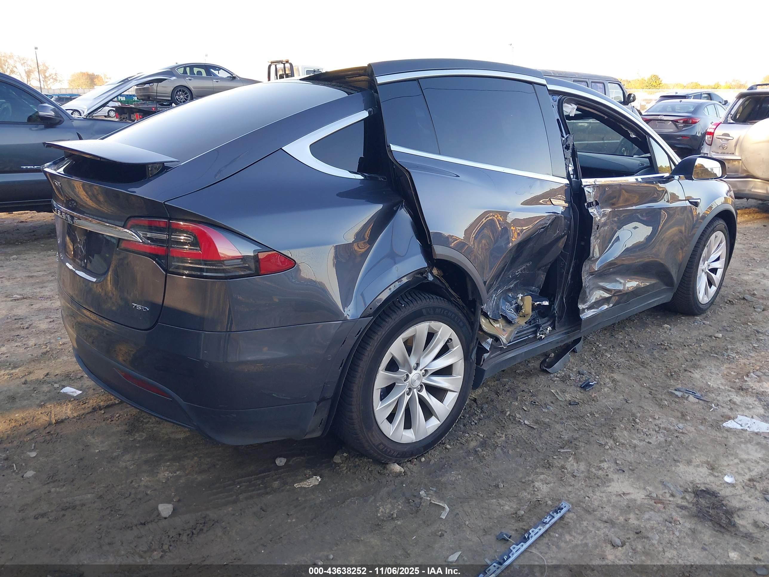 TESLA MODEL image 4