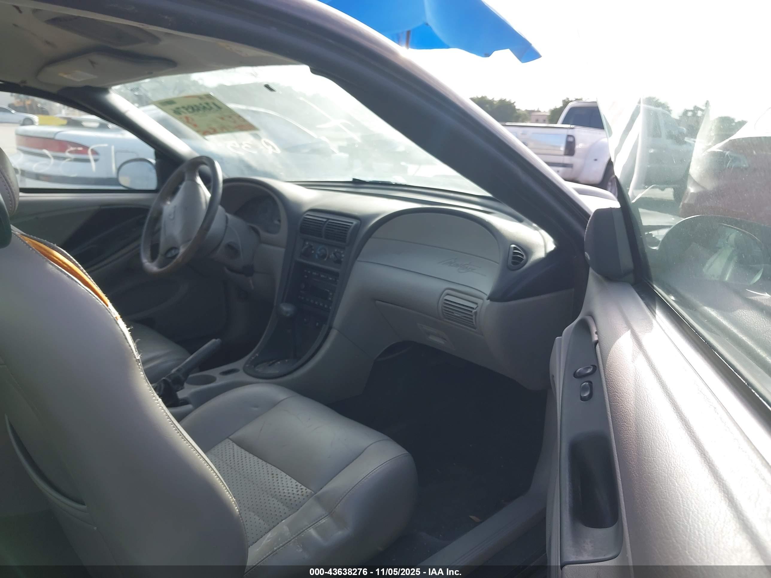 FORD MUSTANG image 5