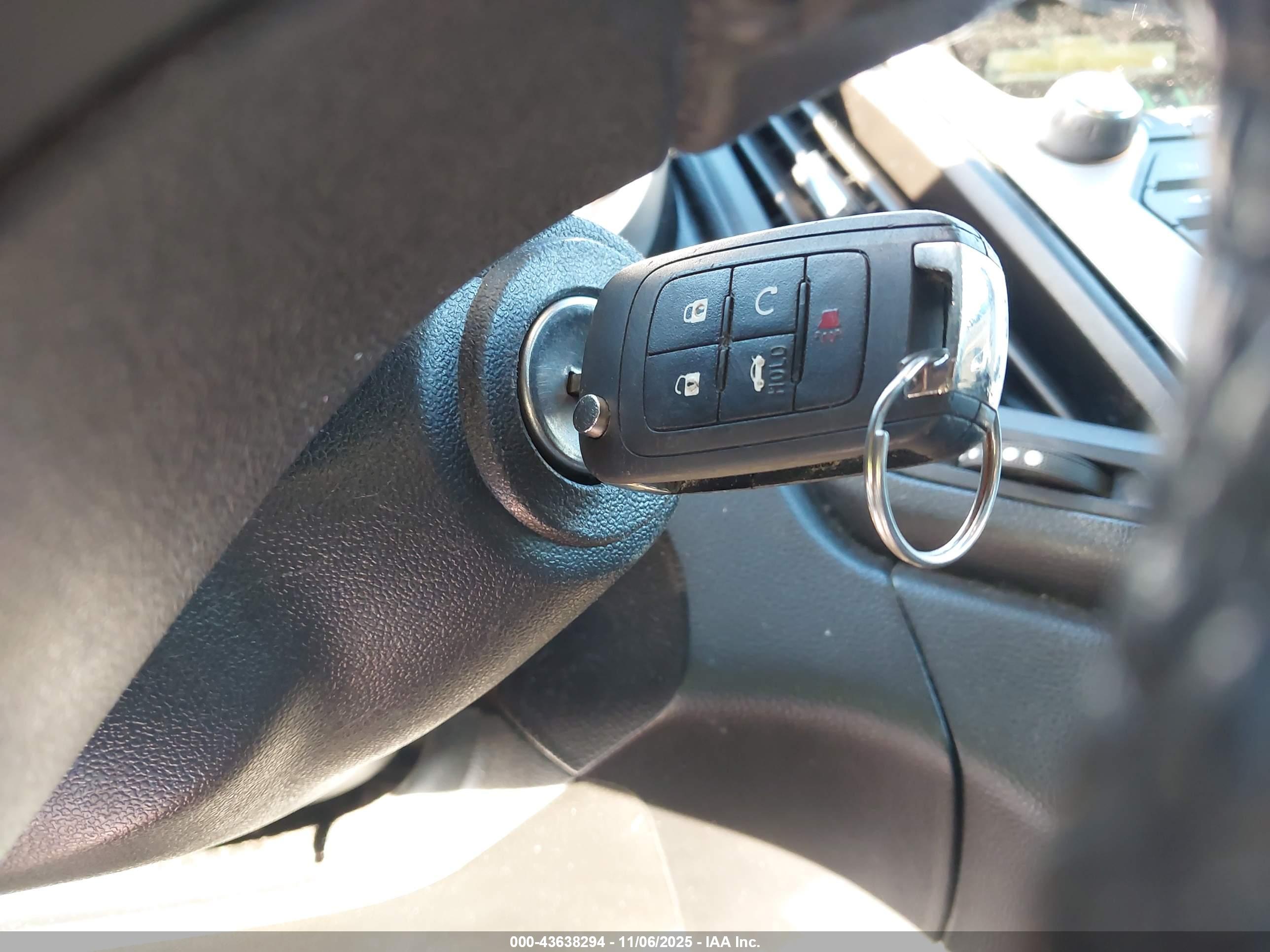 CHEVROLET EQUINOX image 11