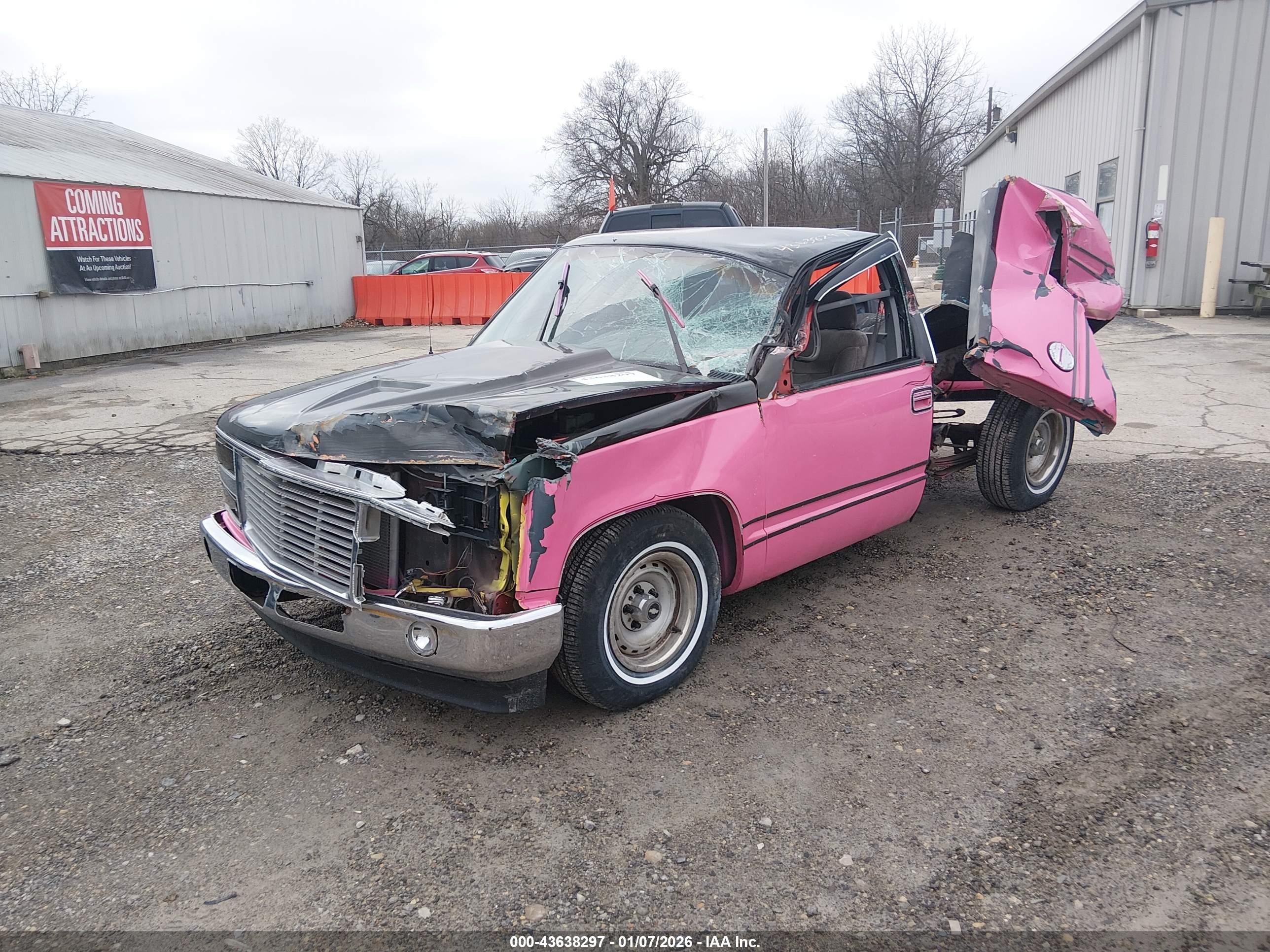 CHEVROLET GMT-400 image 2