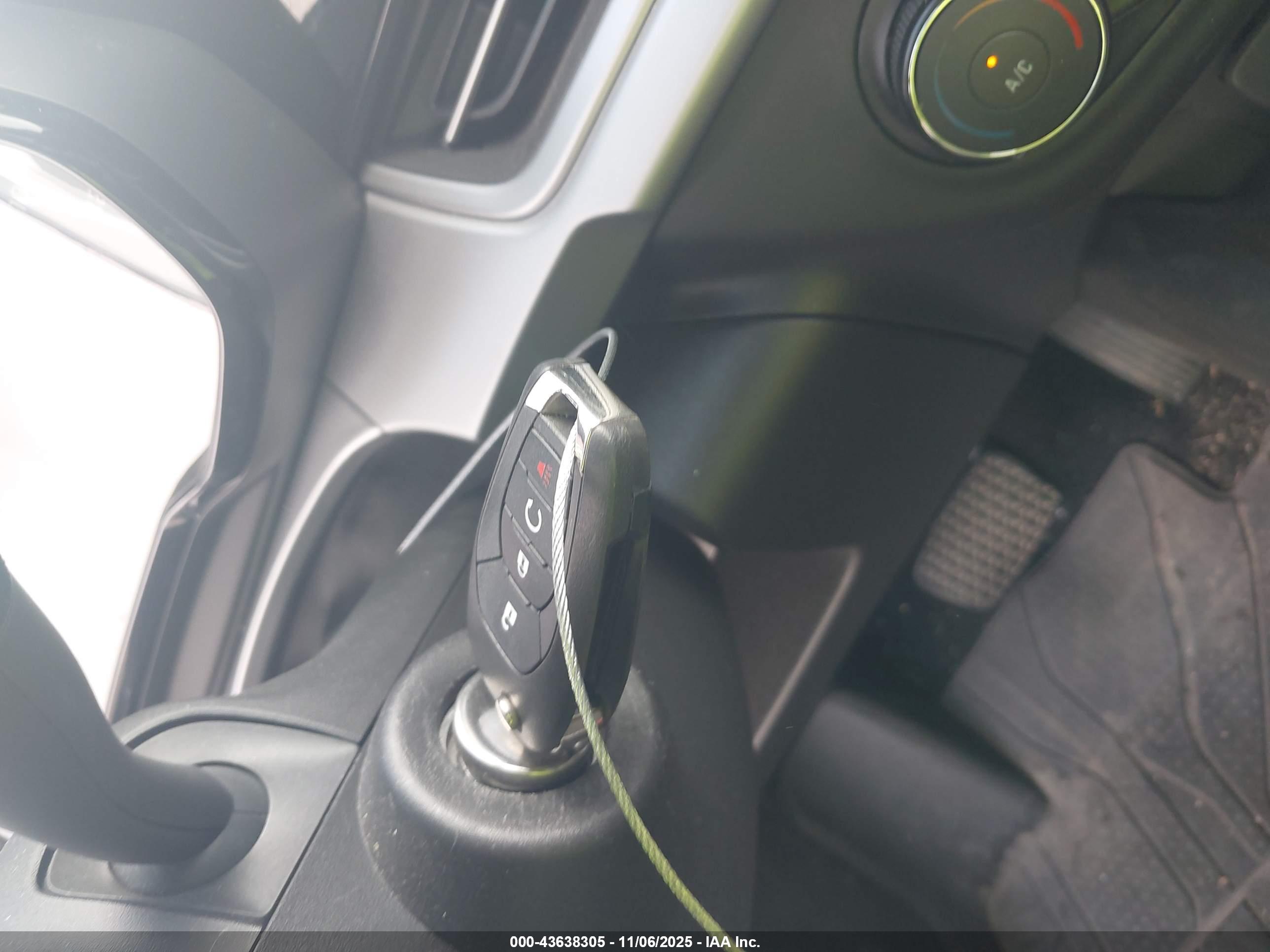 CHEVROLET TRAX image 11