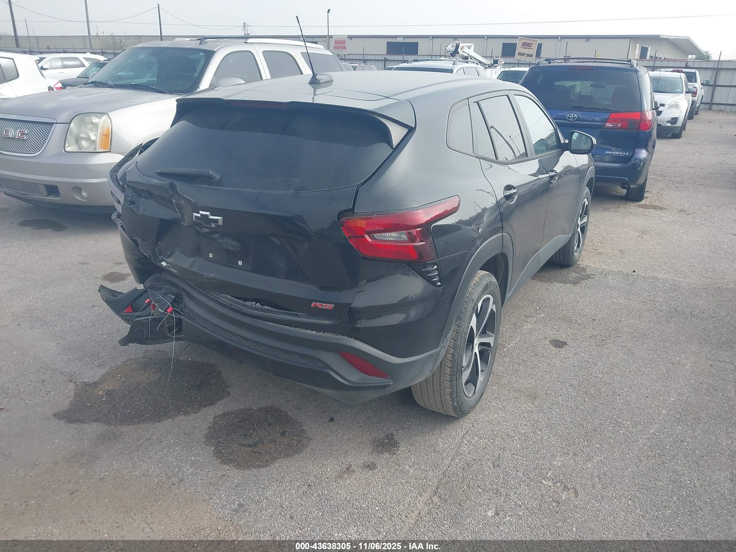 CHEVROLET TRAX image 4