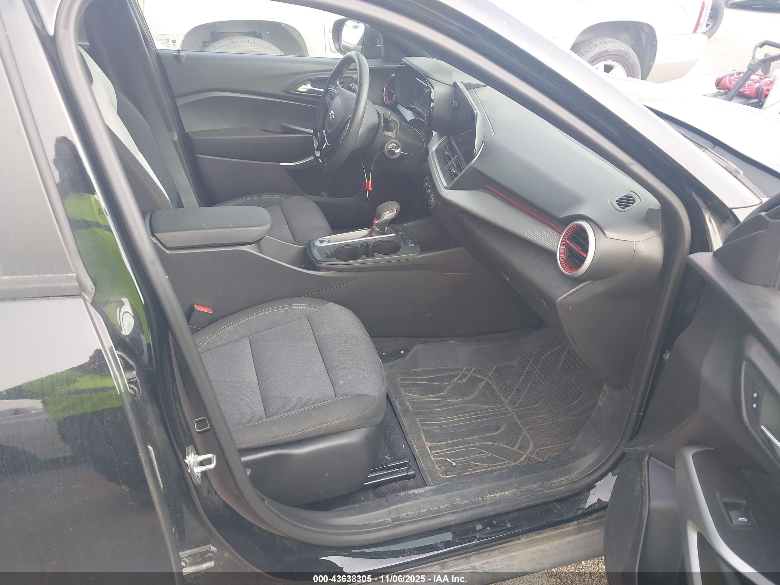 CHEVROLET TRAX image 5