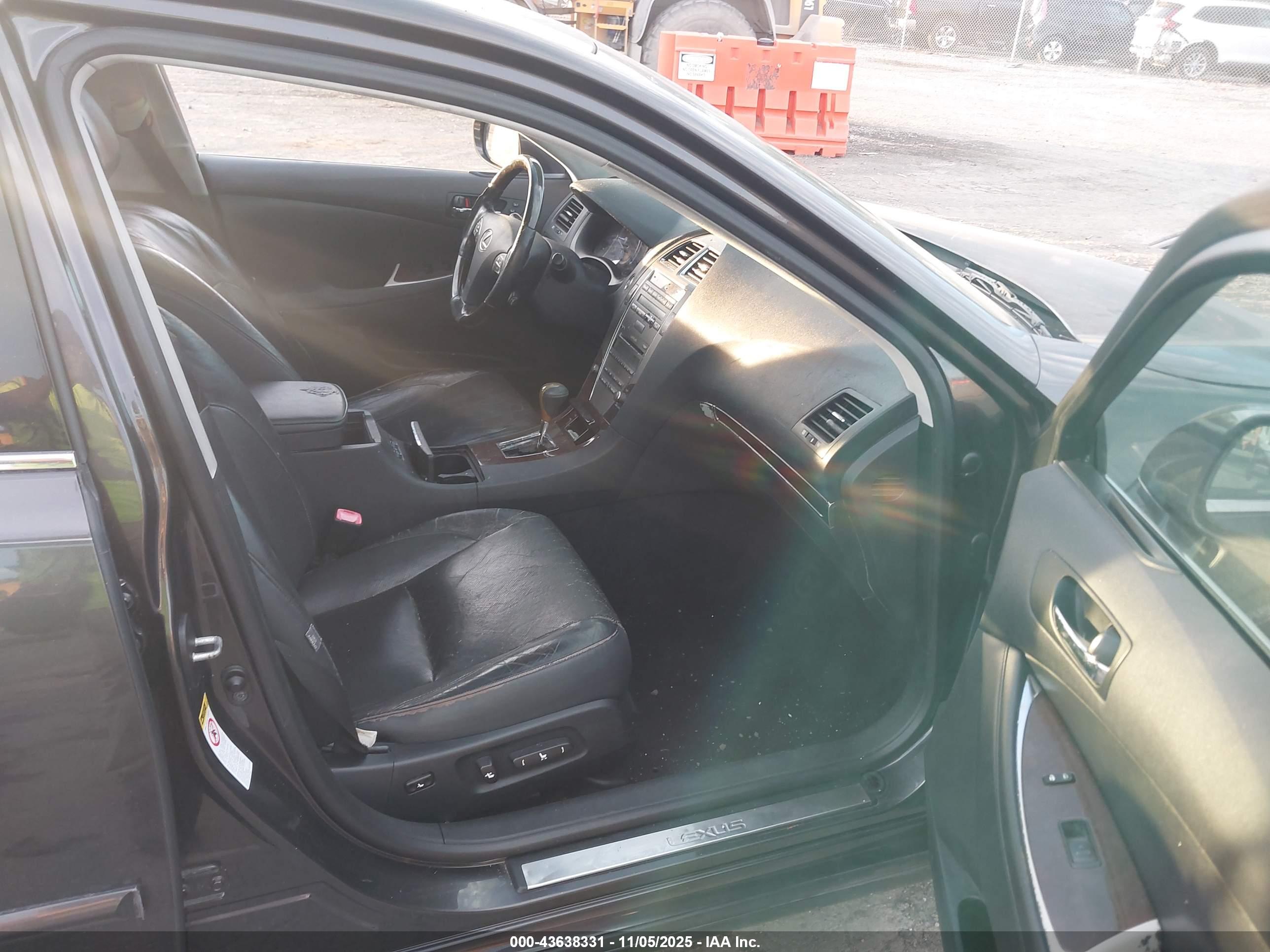 LEXUS ES image 5