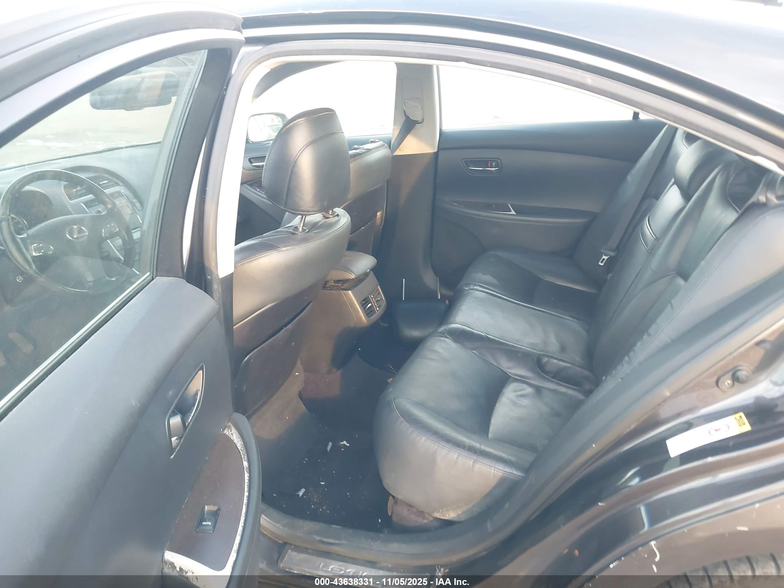 LEXUS ES image 8