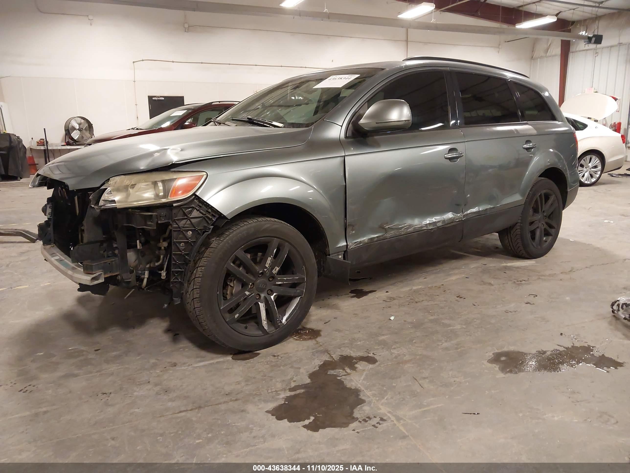 AUDI Q7 image 2