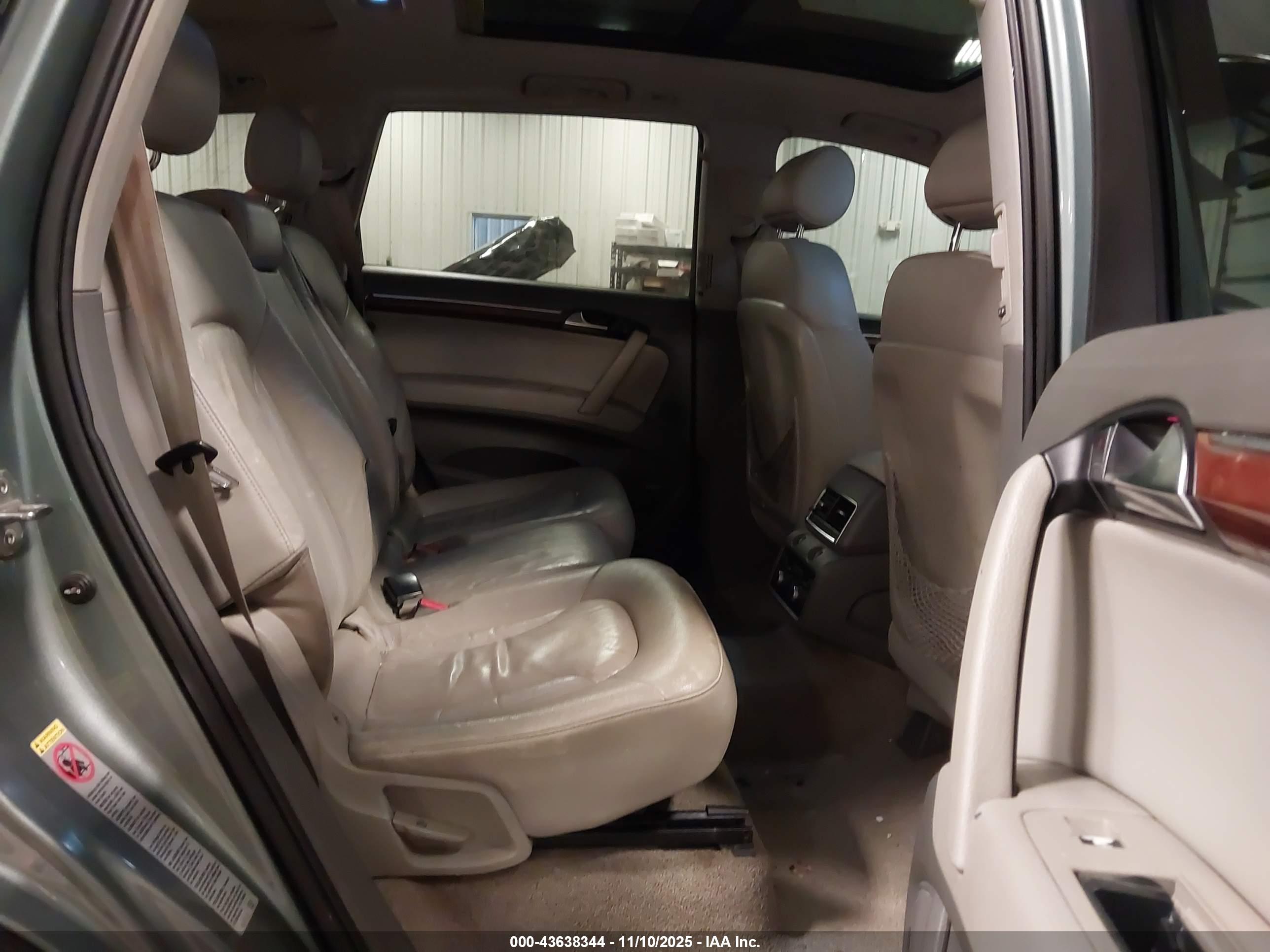 AUDI Q7 image 8